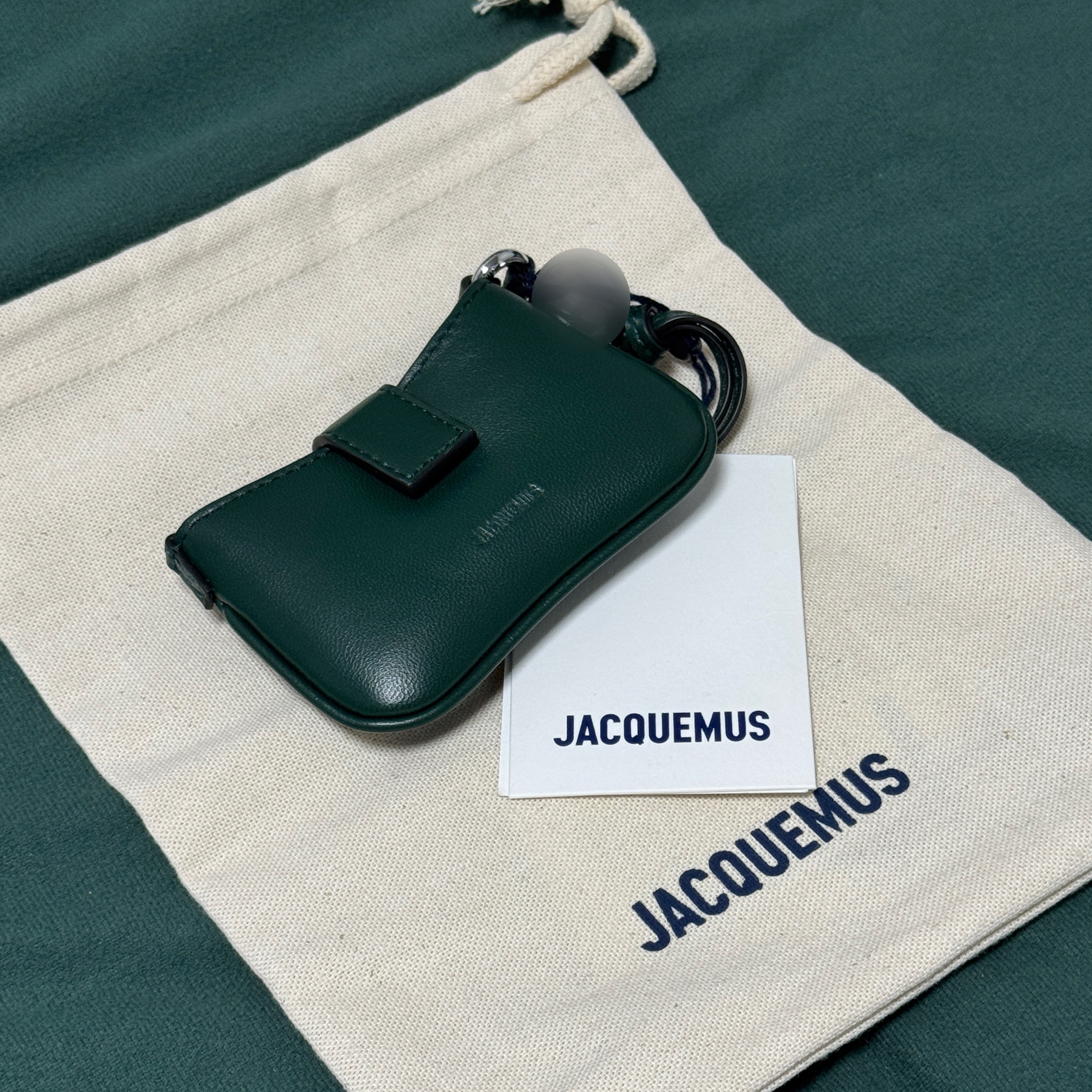 (W) Jacquemus Le Porte Bisou Kiss Inspired Card Case Dark Green 착용 스타일