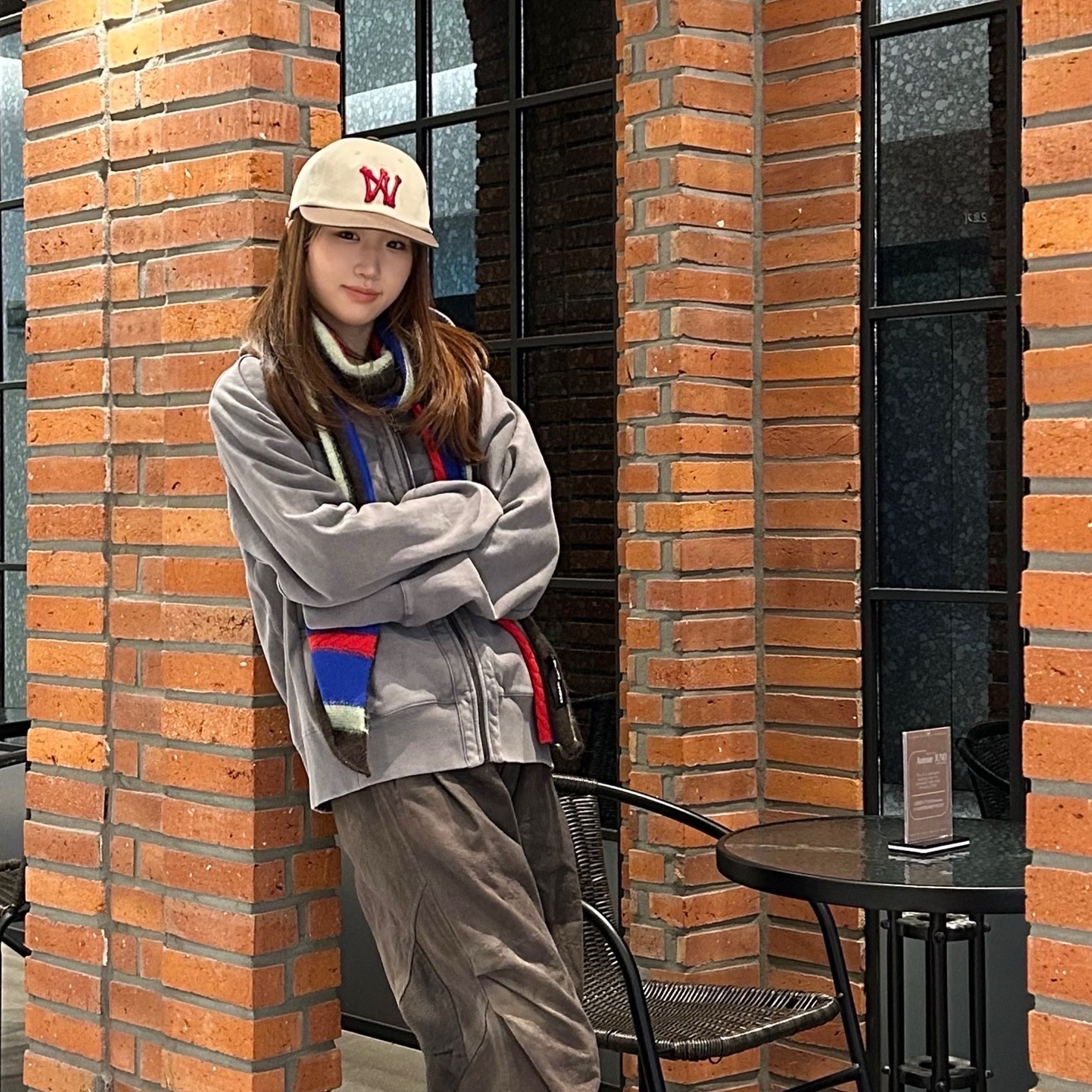 Jian Ye 25 Hoodie Gray - 25FW 착용 스타일 - 3