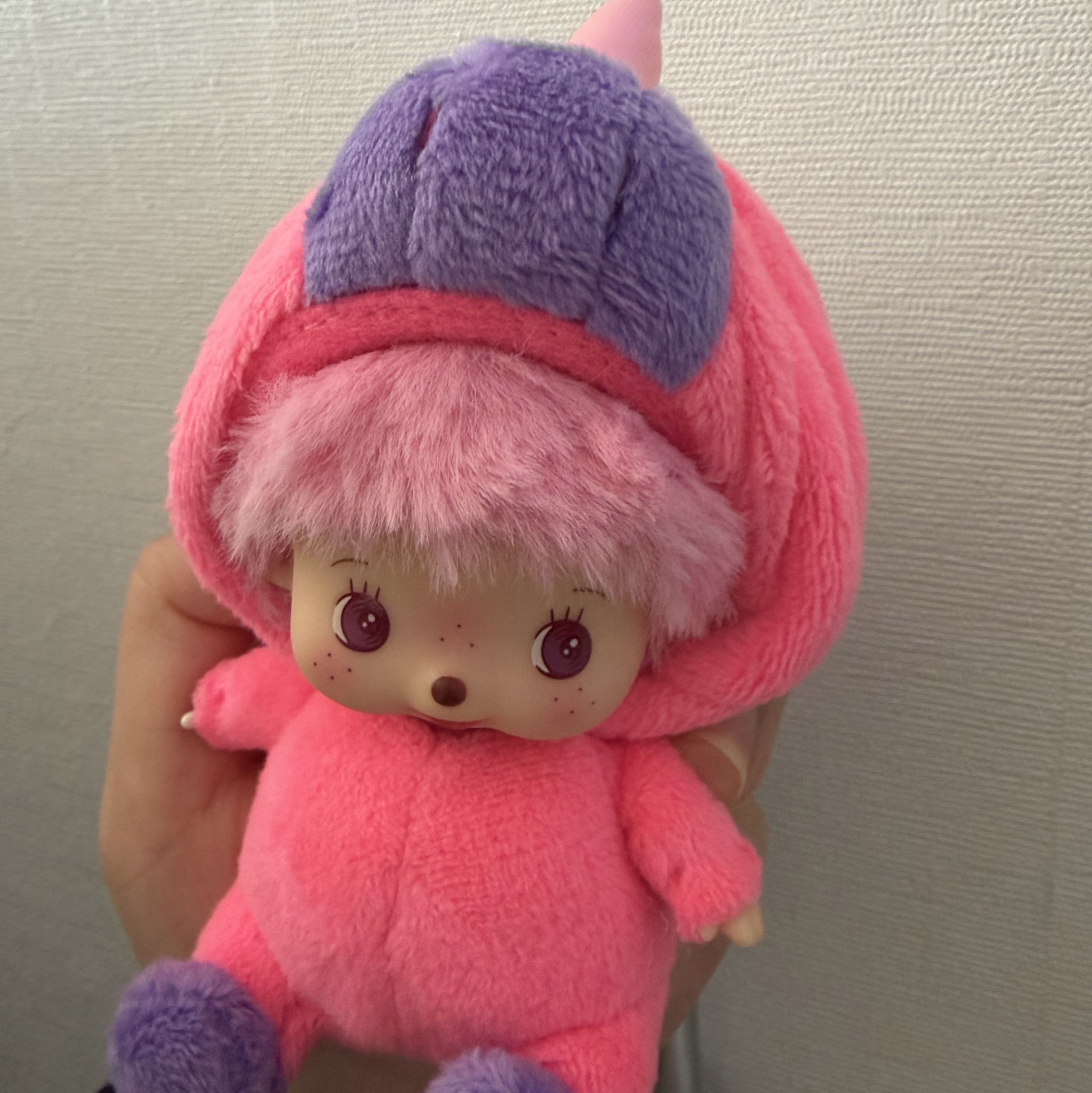Monchhichi x Shinako Bebichhichi SS Big Face Unicorn Key Chain Pink 착용 스타일 - 2