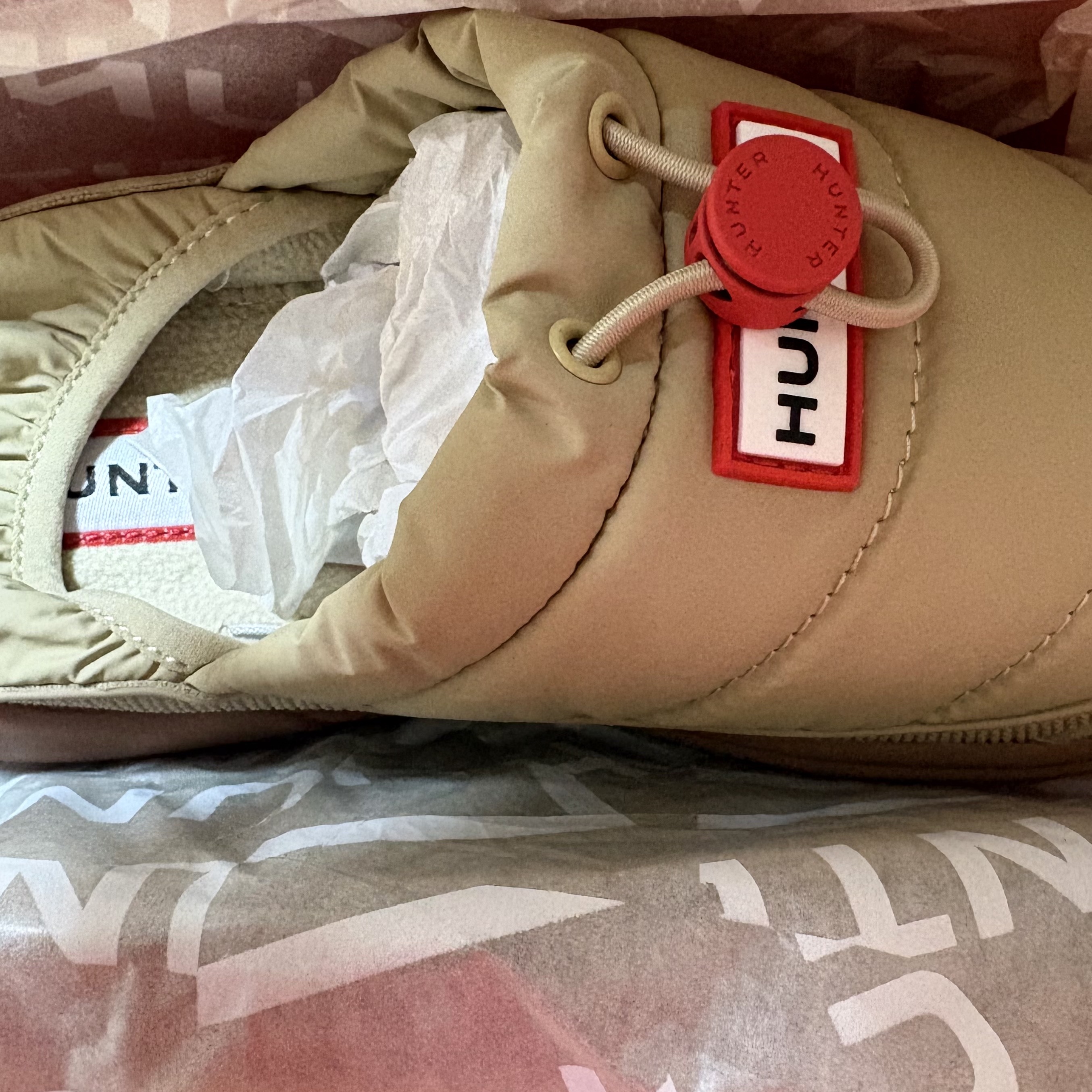 (W) Hunter In Out Insulated Slipper White Willow Gum 착용 스타일