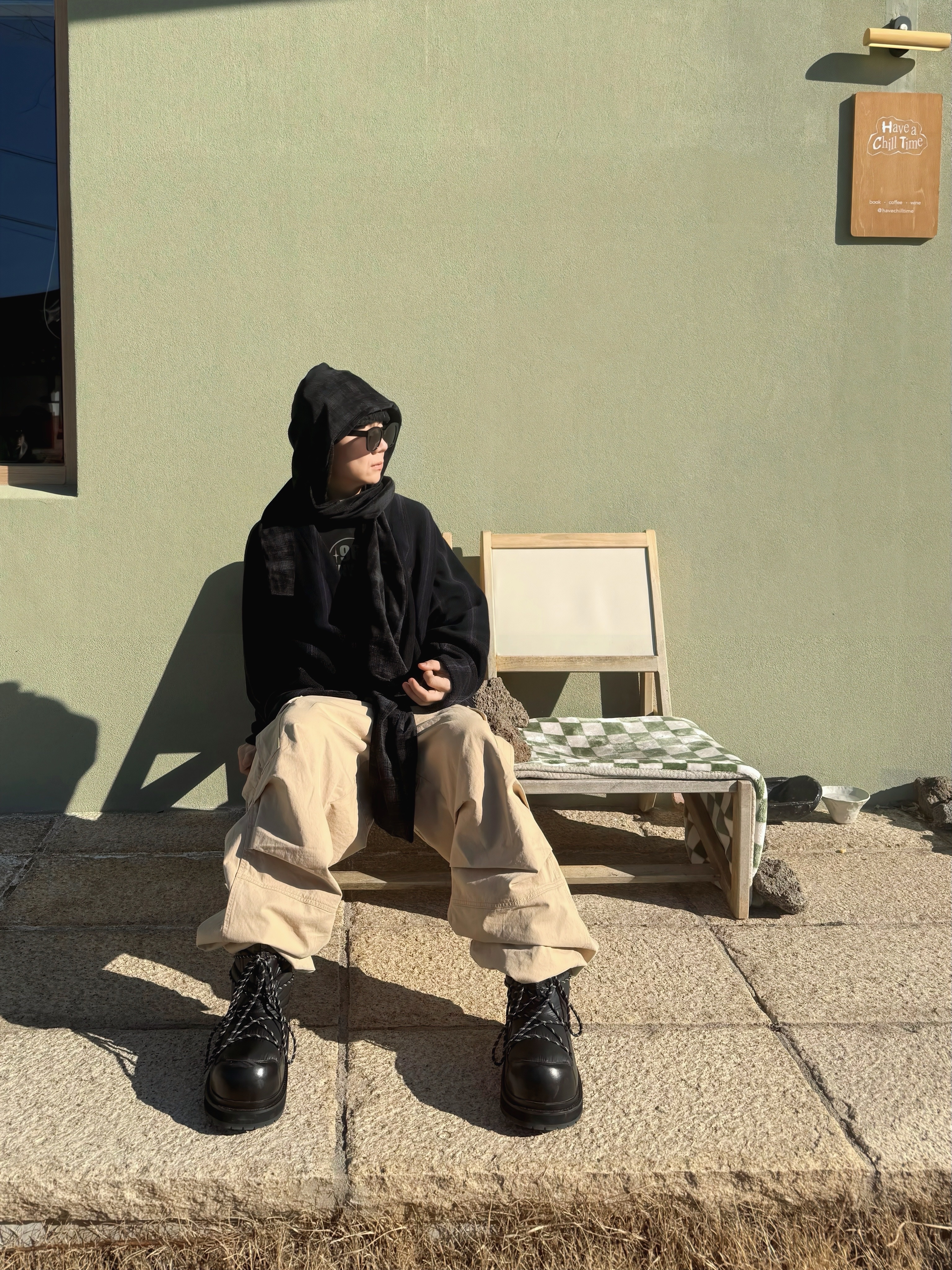 NOD Stone Washed Cargo Pants Beige 착용 스타일 - 1