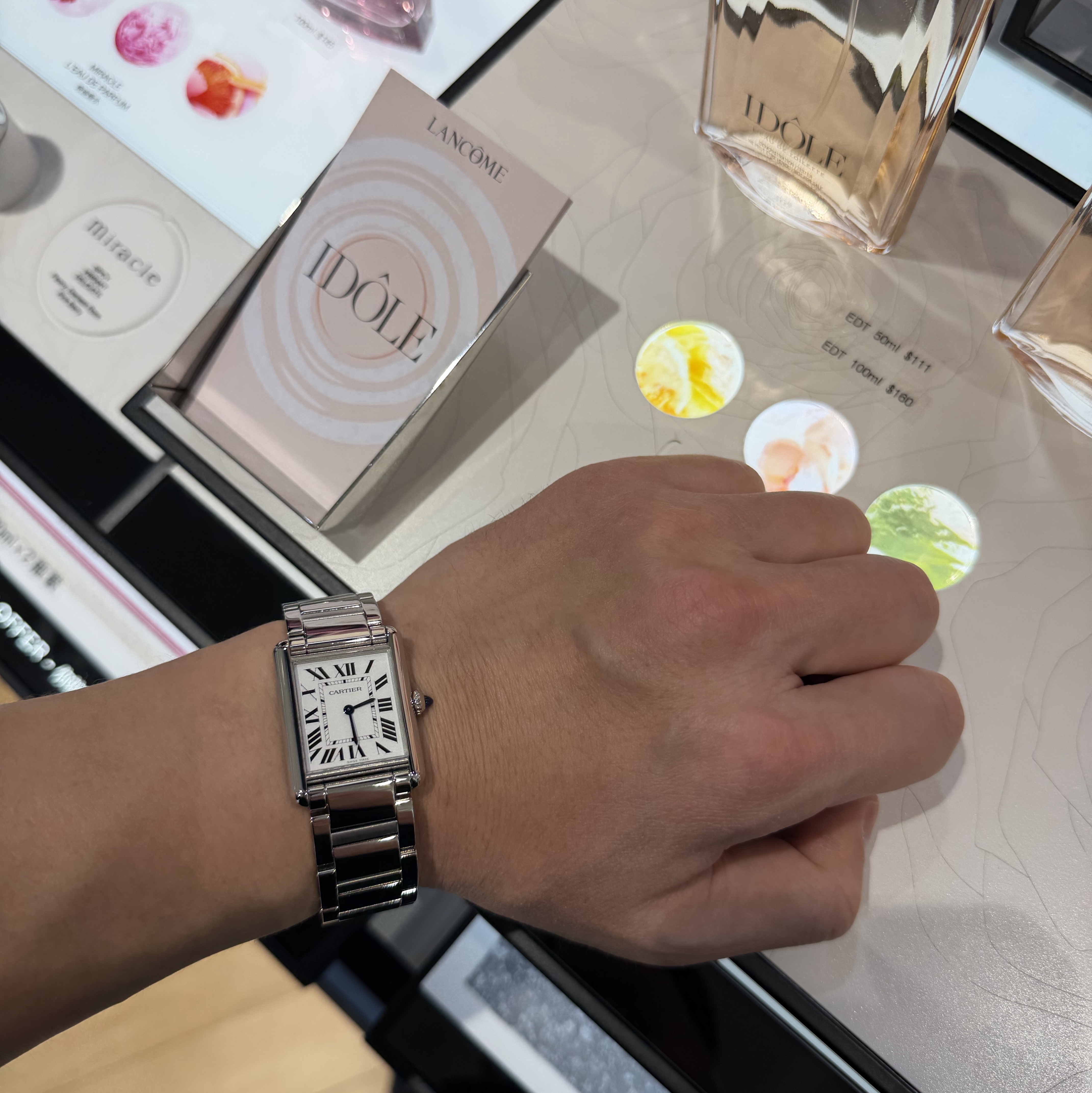 Cartier Tank Must Watch Large Quartz Steel Bracelet Steel 착용 스타일 - 1