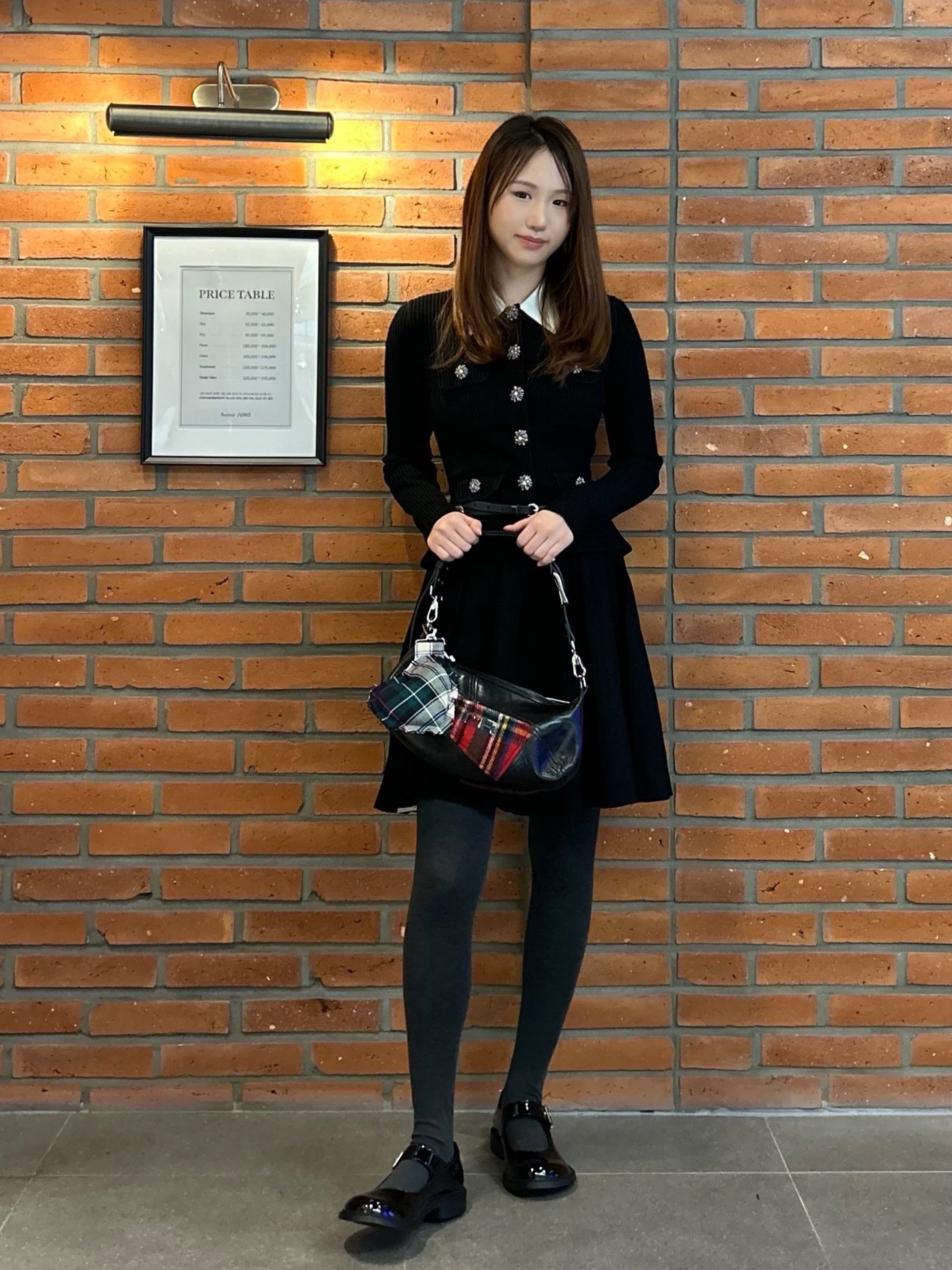 Rave Review Women Roise Patchwork Shoulder Bag With Adjustable Belt Strap Black Red Tarten - 25FW 착용 스타일 - 4