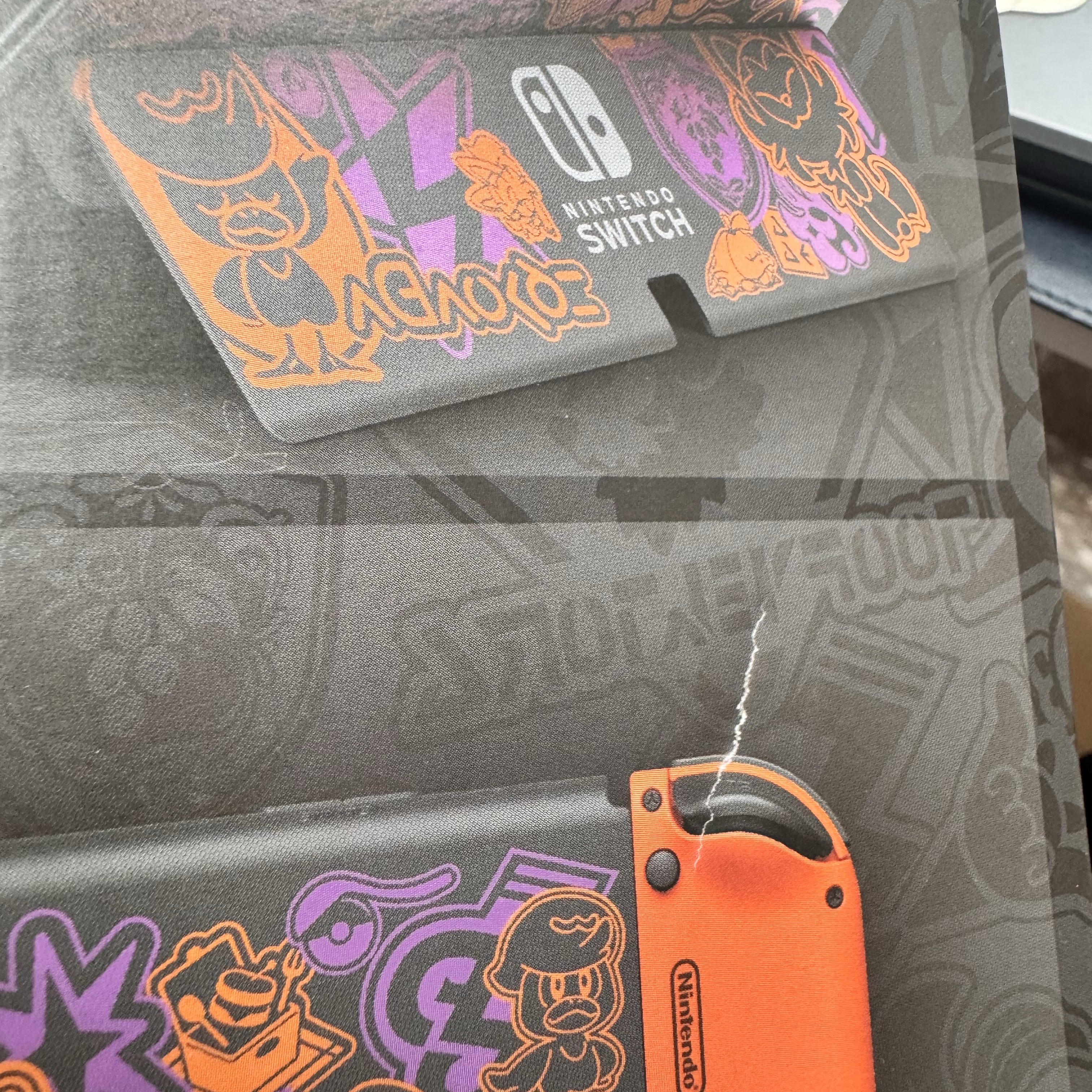 Nintendo Switch OLED Pokemon Scarlet & Violet Edition (Korean Ver.) 착용 스타일 - 2