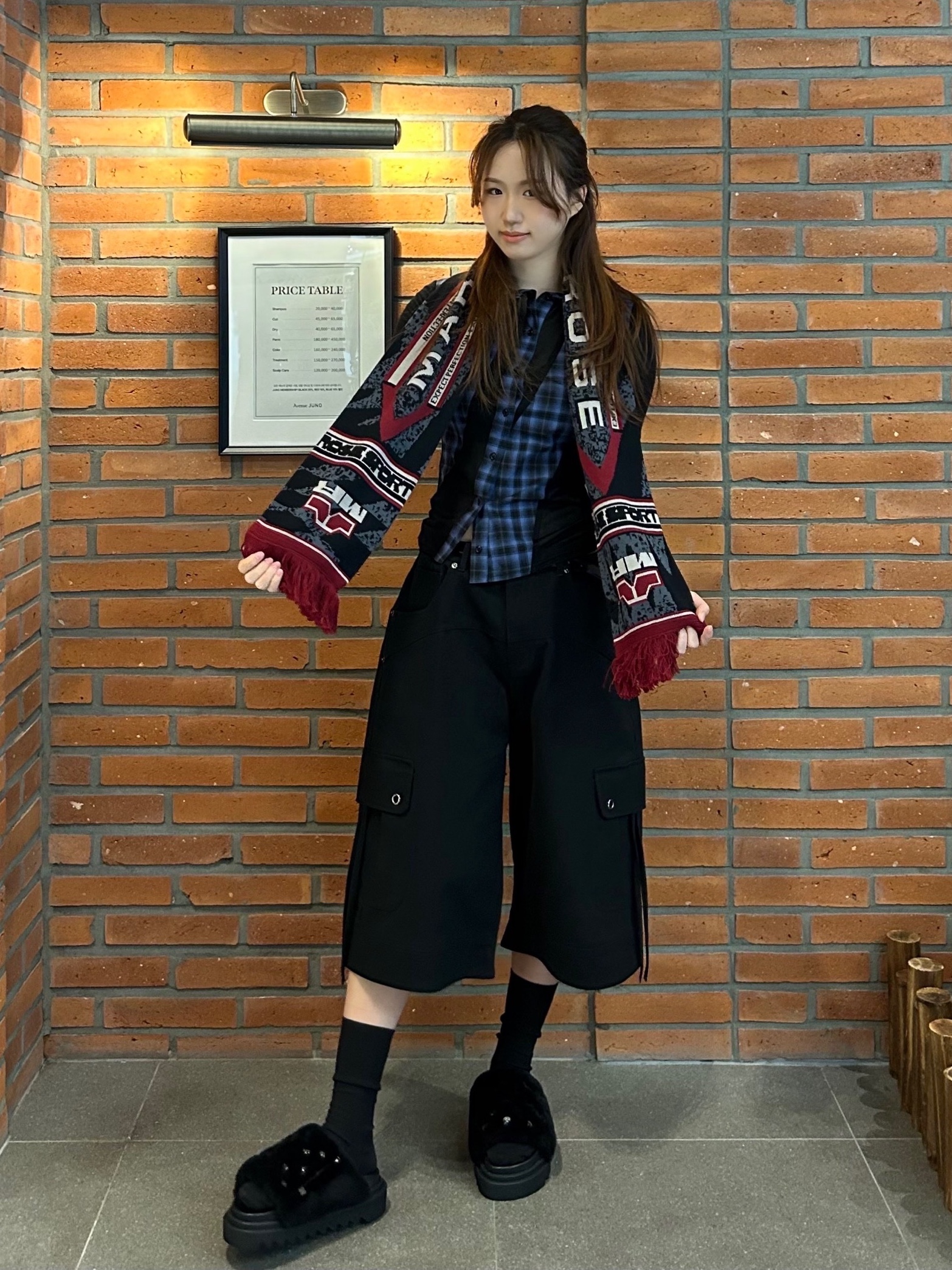 Toga Pulla AJ1433 Fur Black - 25FW 착용 스타일 - 3