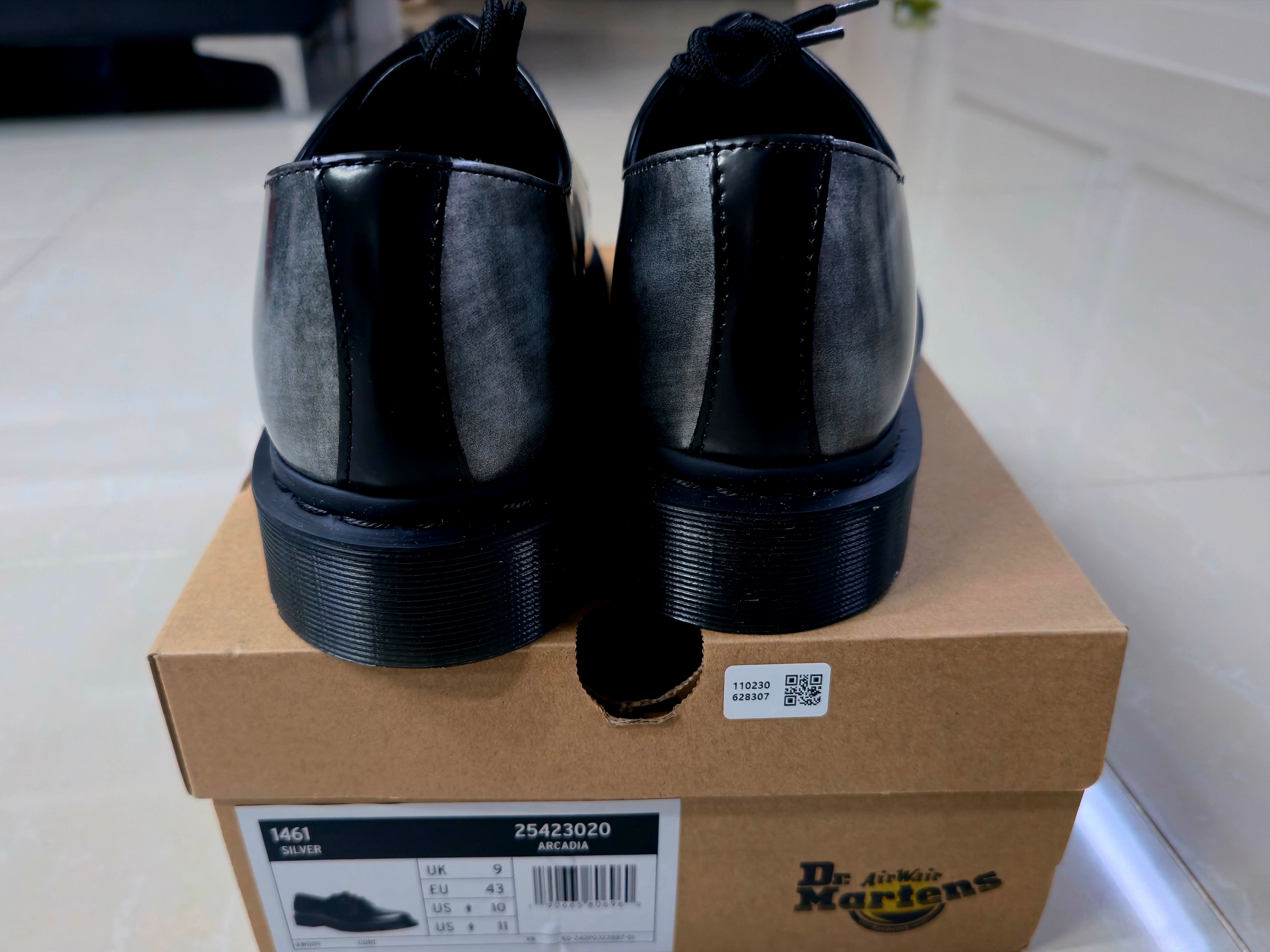 Dr. Martens 1461 Silver Arcadia Multi 착용 스타일 - 2