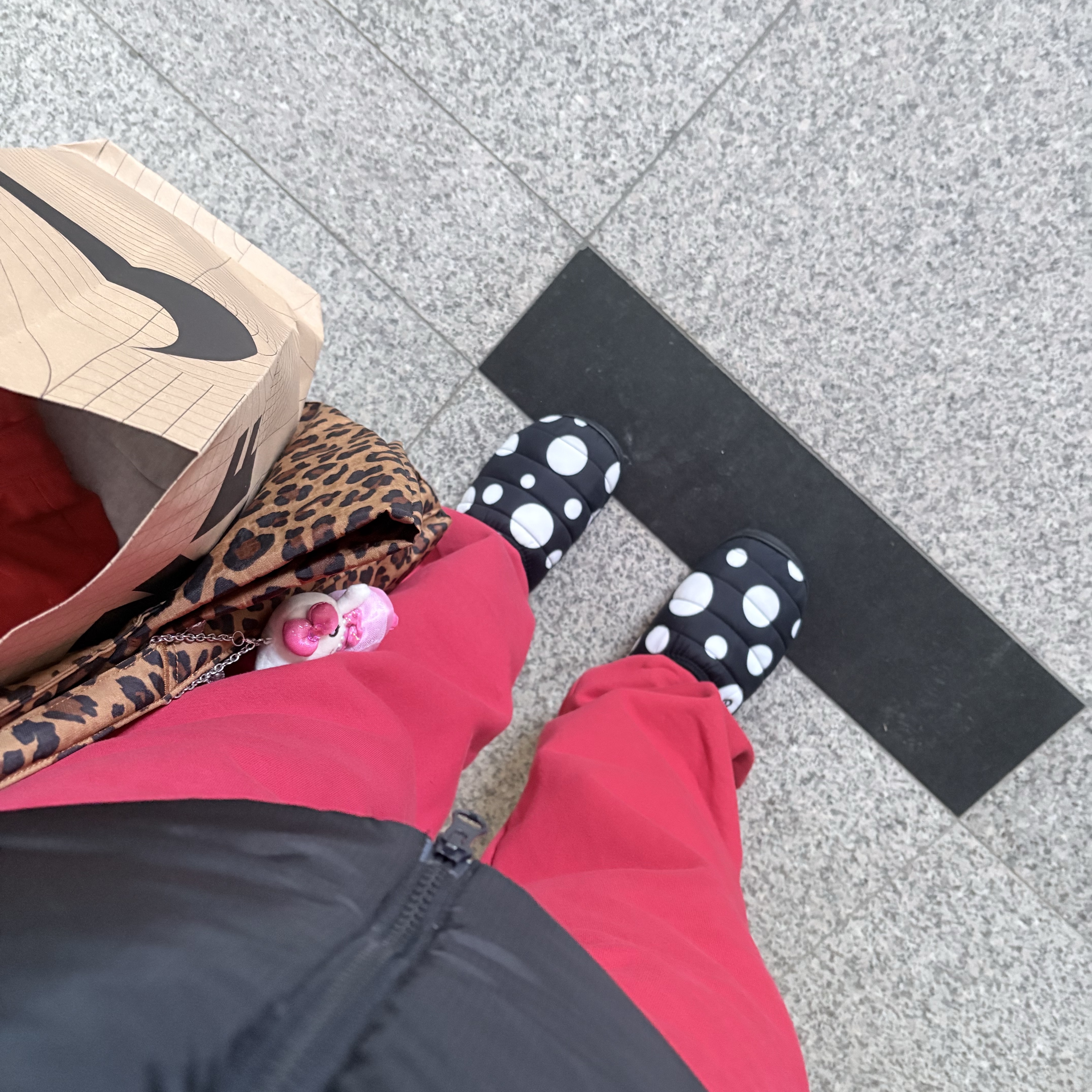 Subu Packble Sandal Cream Snow Dot 착용 스타일