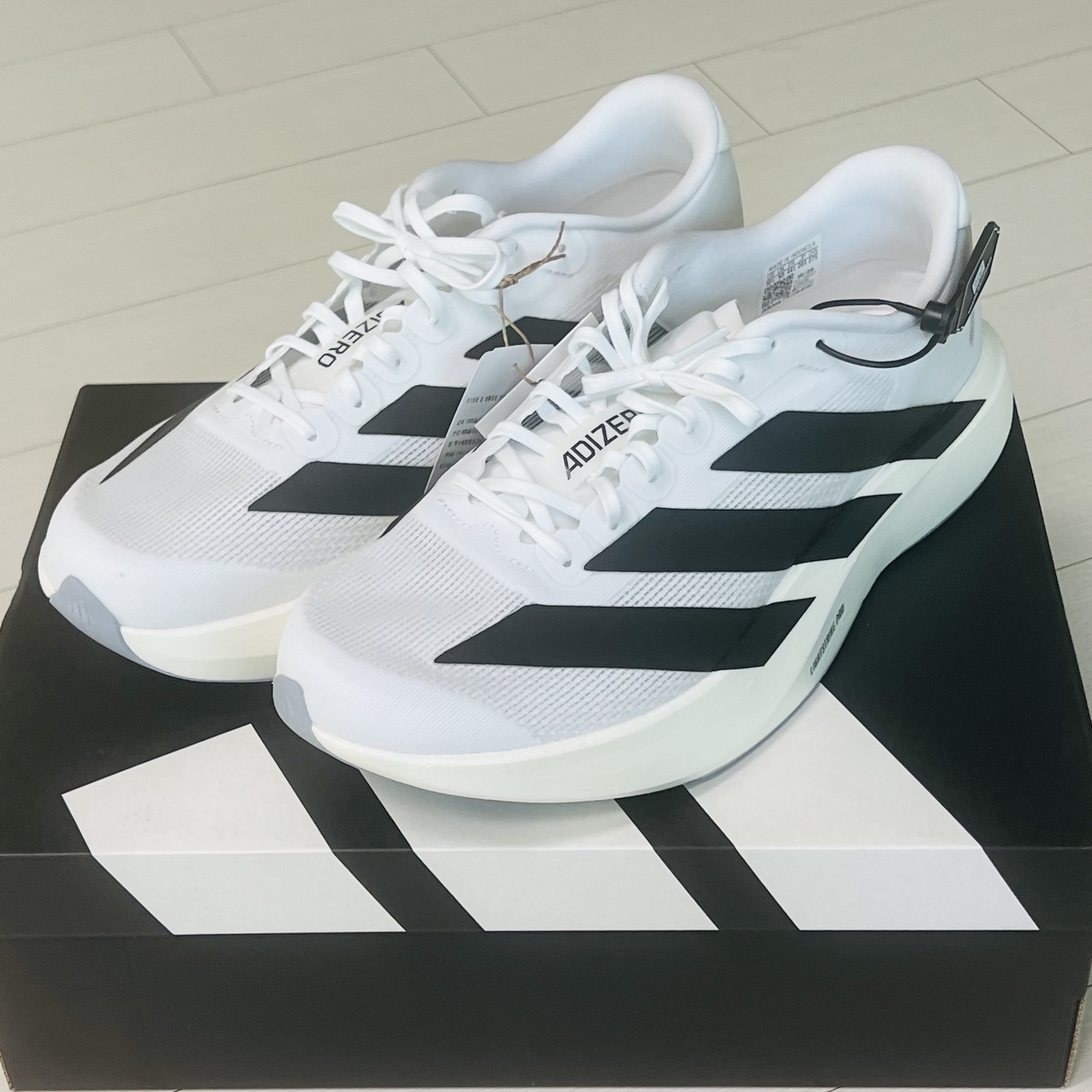 Adidas Adizero EVO SL Cloud White Core Black 착용 스타일