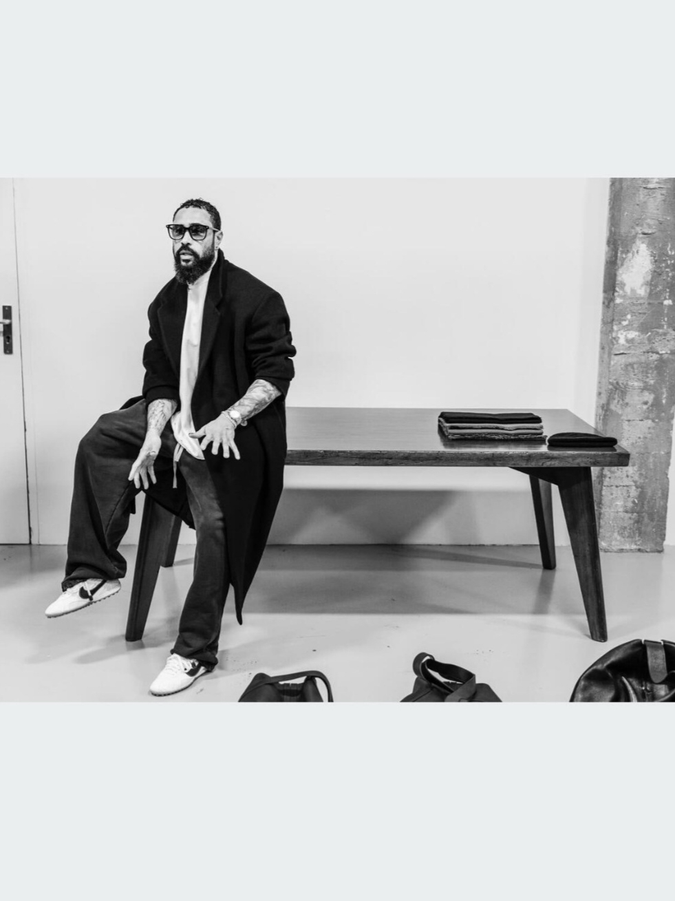 Nike x Jacquemus Moon Shoe SP Alabaster Off Noir 착용 스타일 - 1