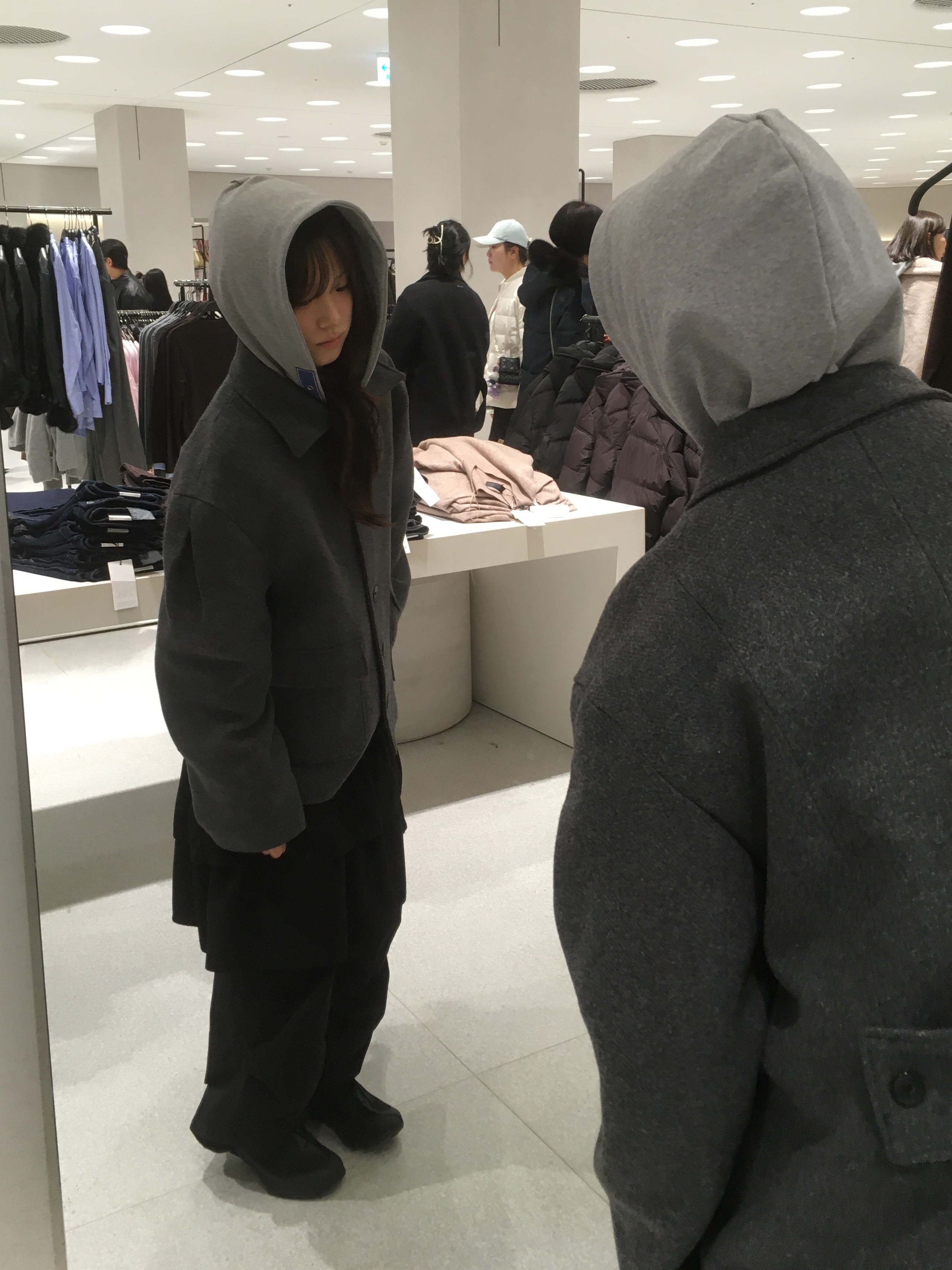 On Running x Post Archive Faction (Paf) Cloudventure Peak All Black 착용 스타일