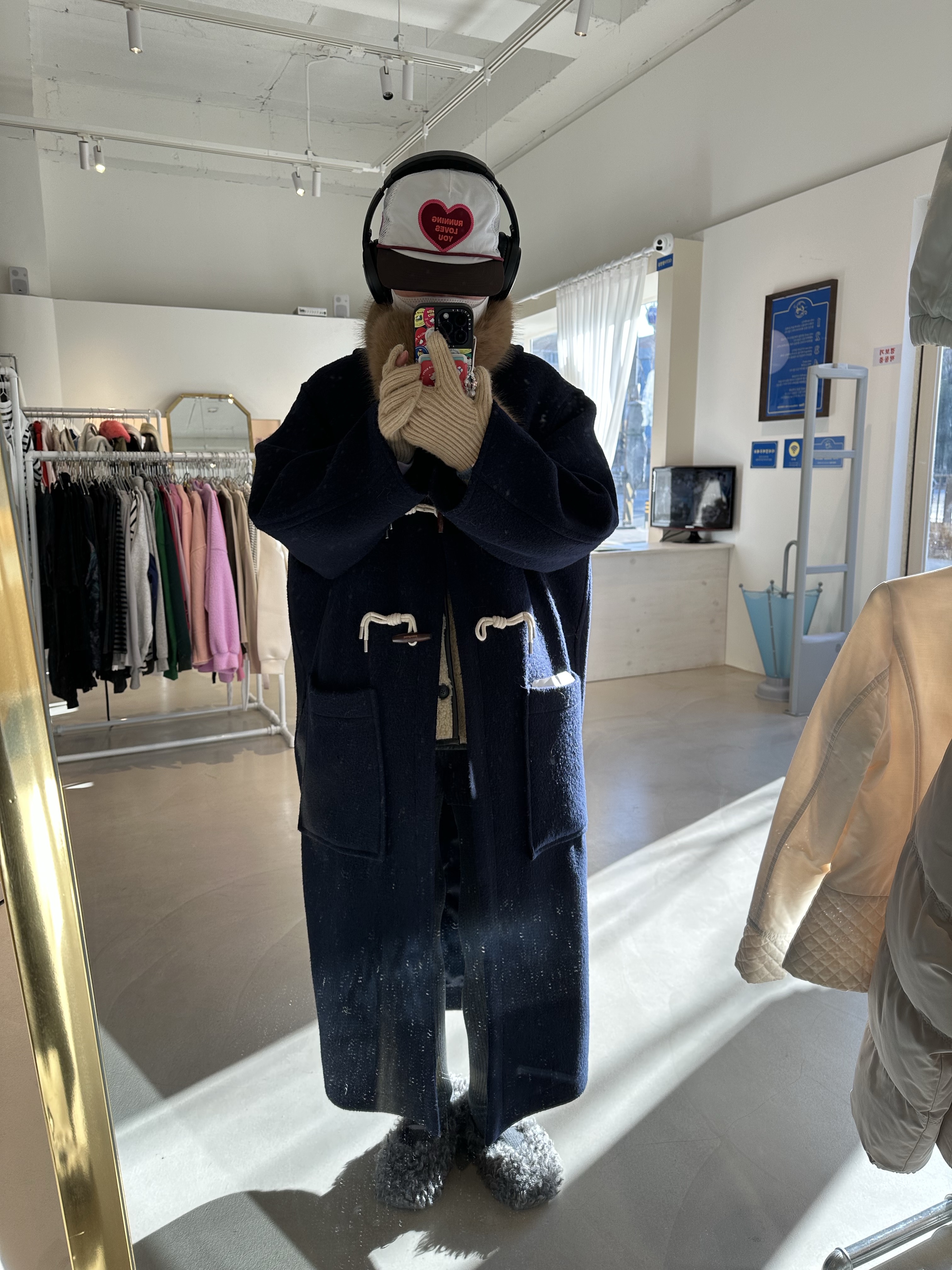 Alex Zono Running Loves You Trucker White 착용 스타일 - 1