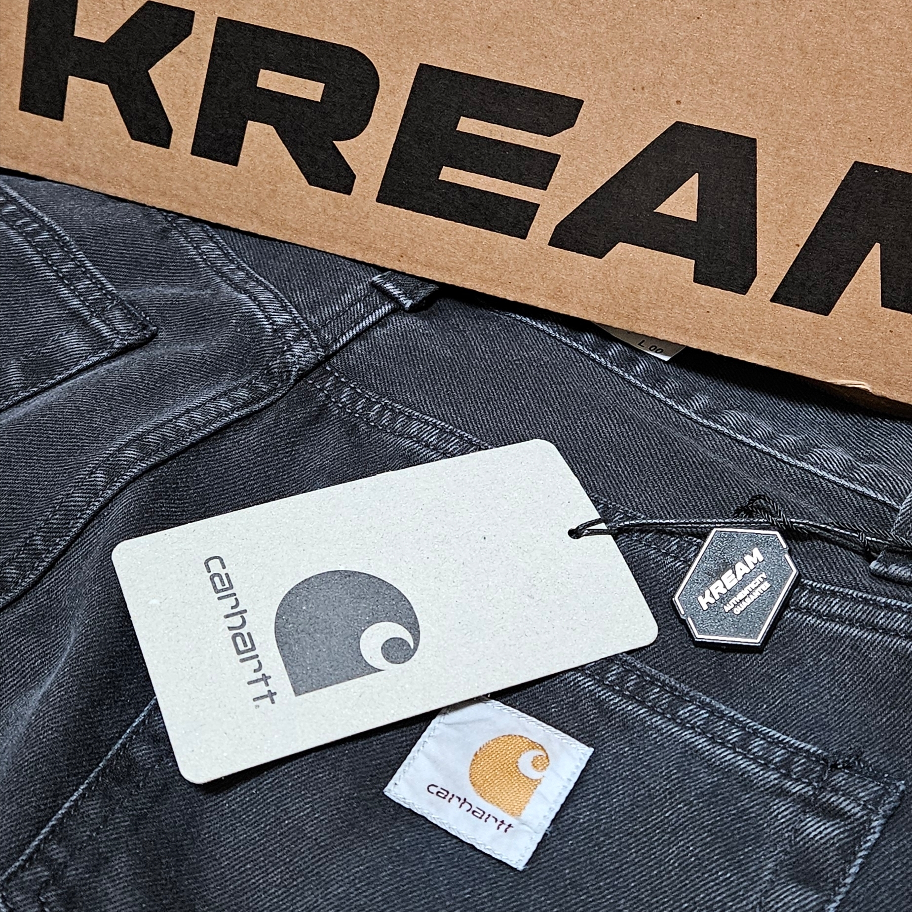 Carhartt WIP Robertson Denim Landon Pants Black Stone Washed 착용 스타일