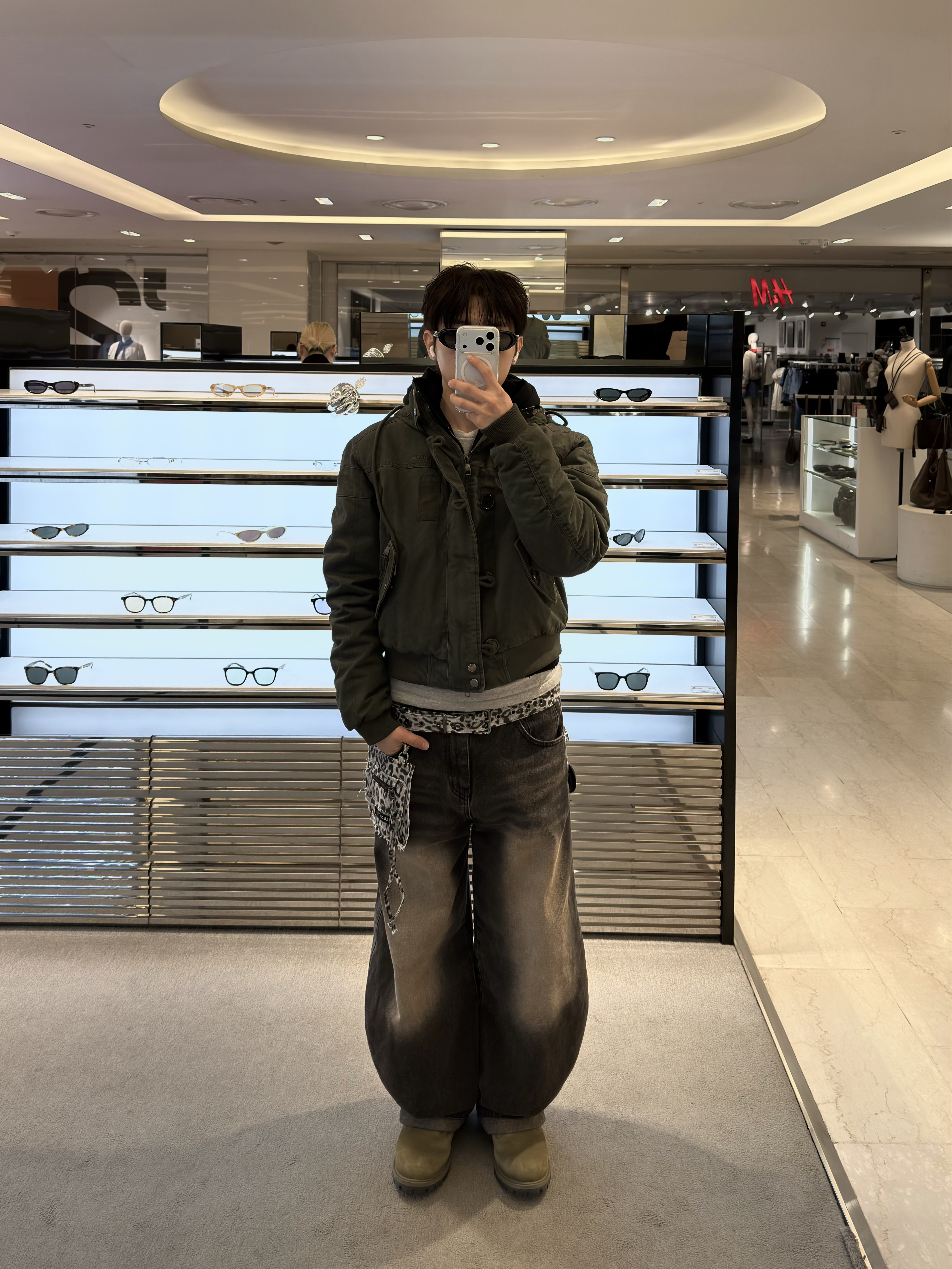 Gentle Monster Loco 01 Black Black, Timberland Premium 6 Inch Waterproof Boot Dark Green Nubuck 착용 스타일 - 4