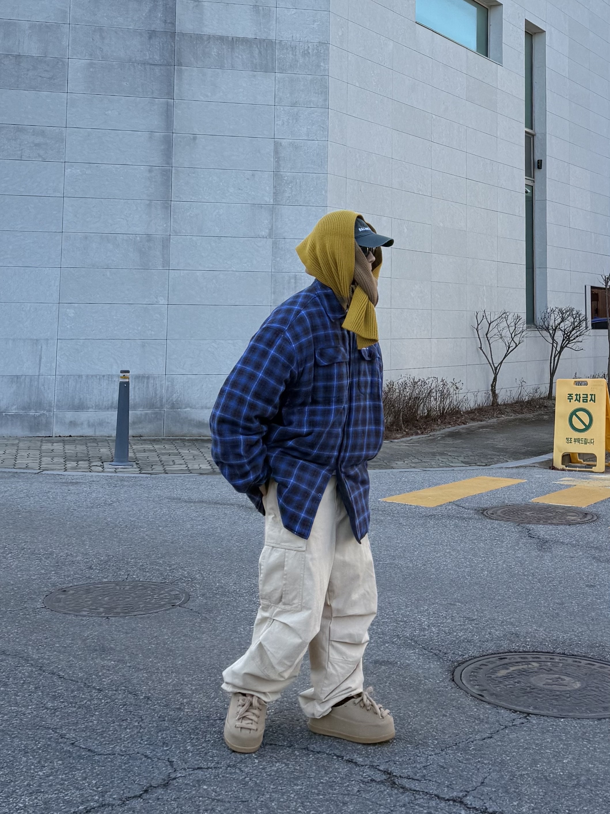 NOD Stone Washed Cargo Pants Beige, Project G/R Reversible Padded Check Shirt Navy 착용 스타일 - 2