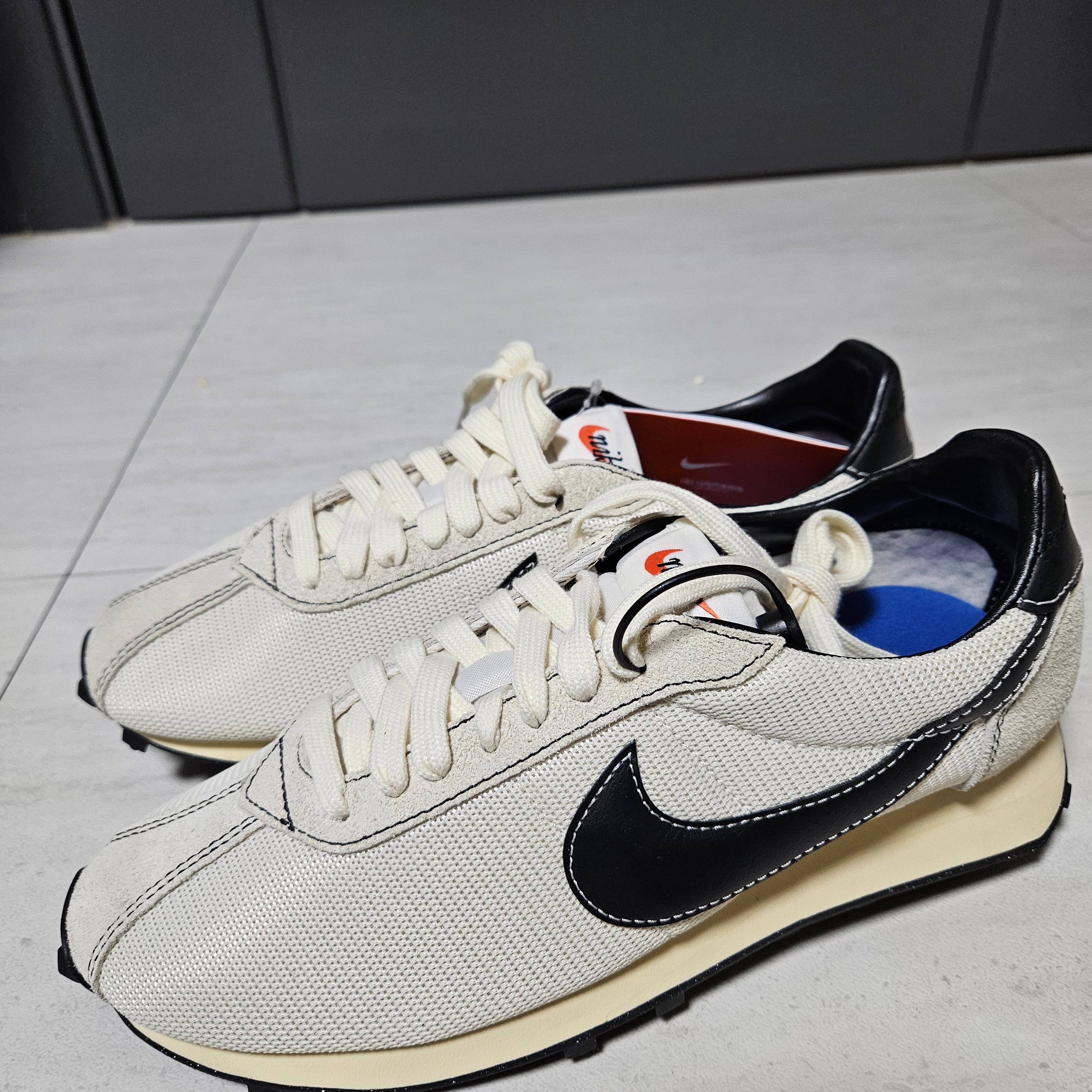 Nike LD-1000 Soft Pearl Muslin 착용 스타일 - 1