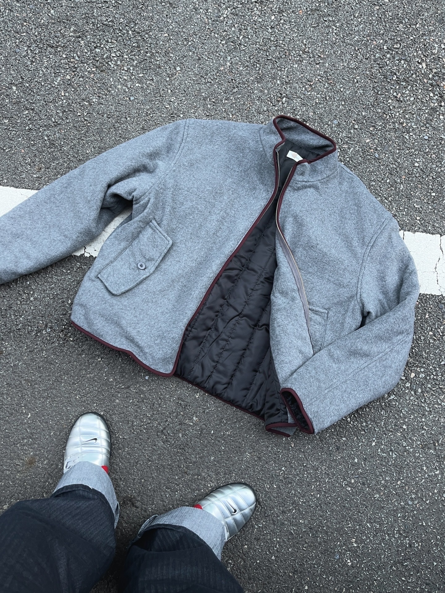 Gentle Monster Kubo 01 Black, Nike Total 90 III SP Metallic Silver and Black 착용 스타일 - 2