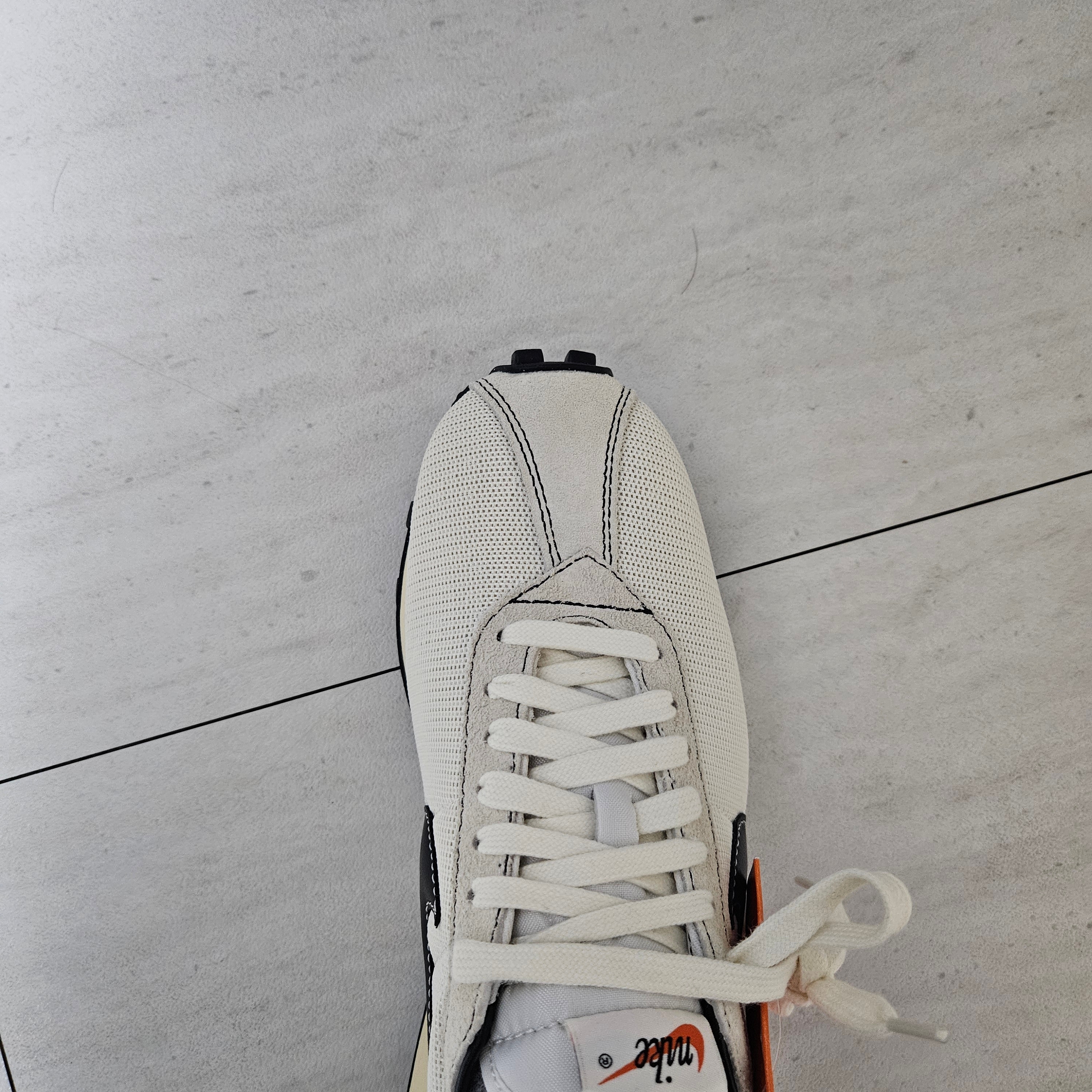 Nike LD-1000 Soft Pearl Muslin 착용 스타일 - 3