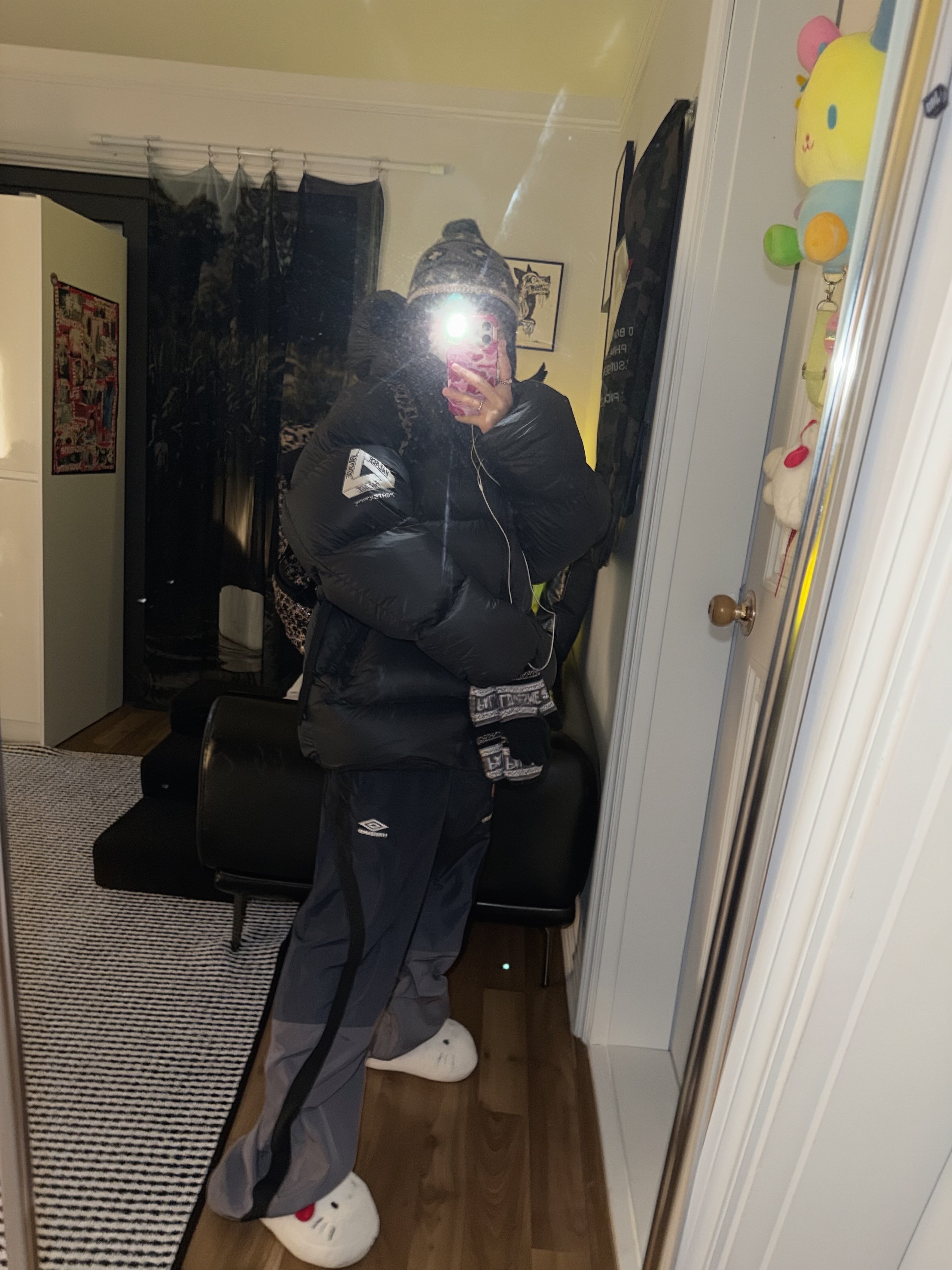 Supreme x Umbro Gradient Track Pant Black - 25FW, Palace Pertex Opaque Balaclava Puffa Black - 24FW 착용 스타일