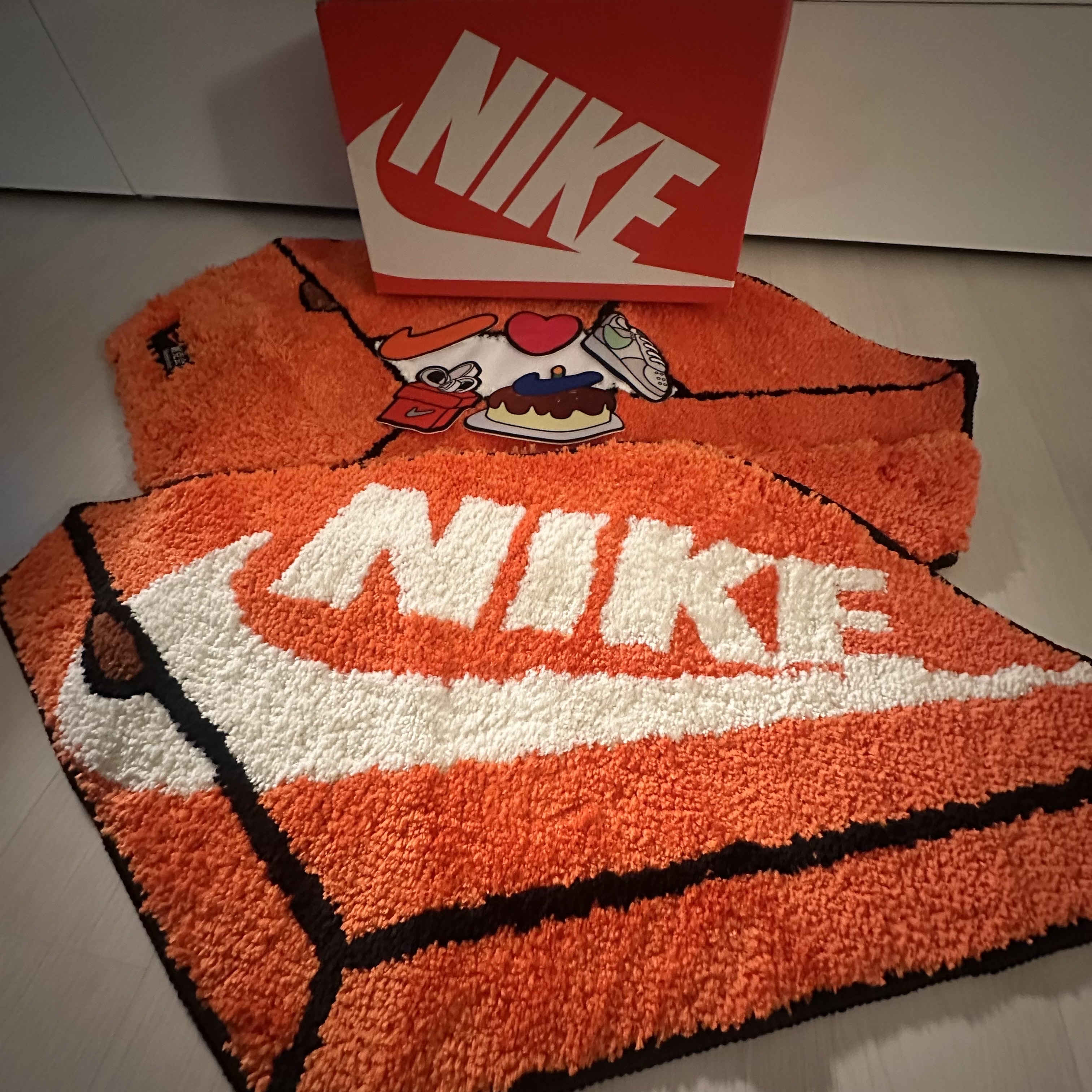 Nike Box Rugmat Orange 착용 스타일