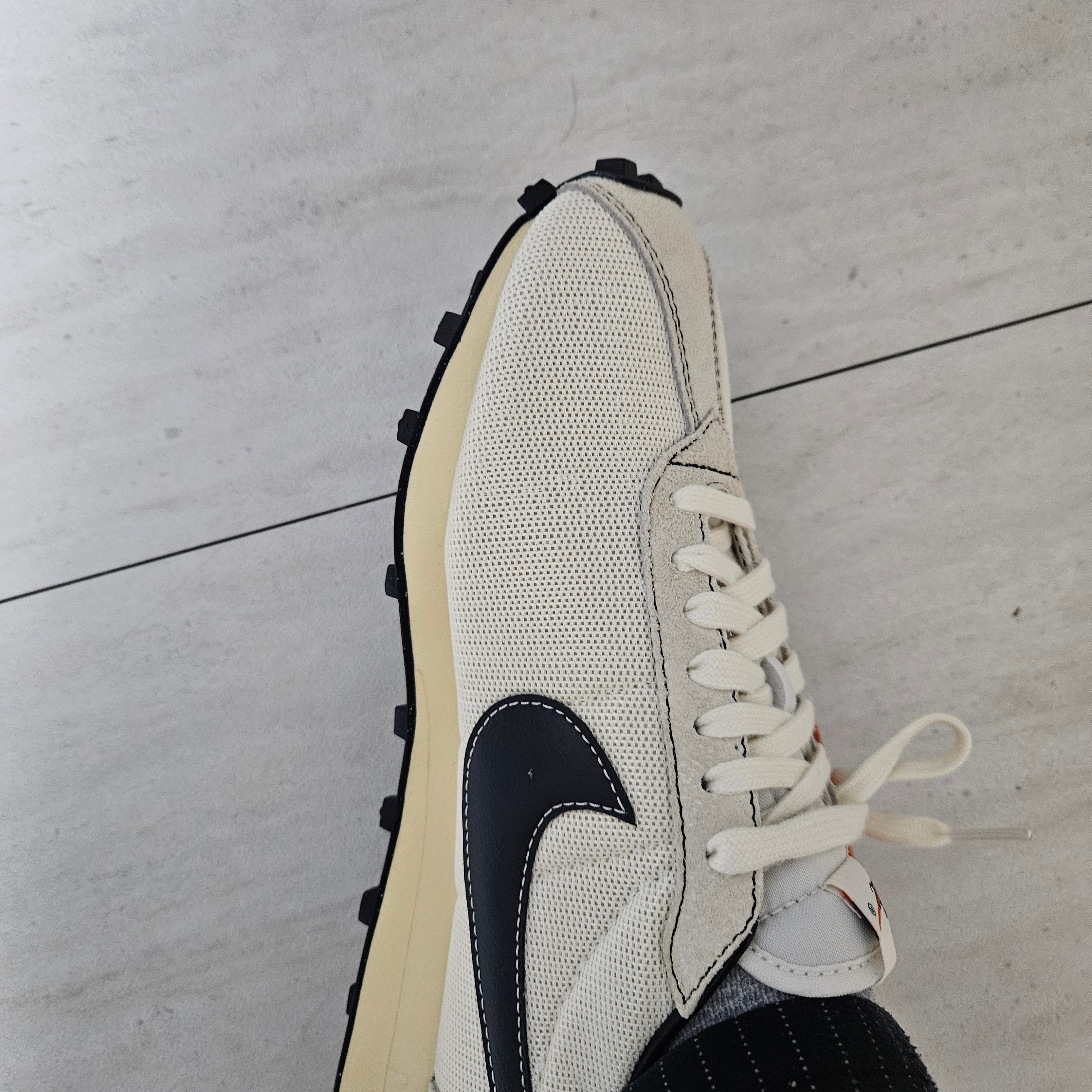 Nike LD-1000 Soft Pearl Muslin 착용 스타일 - 2
