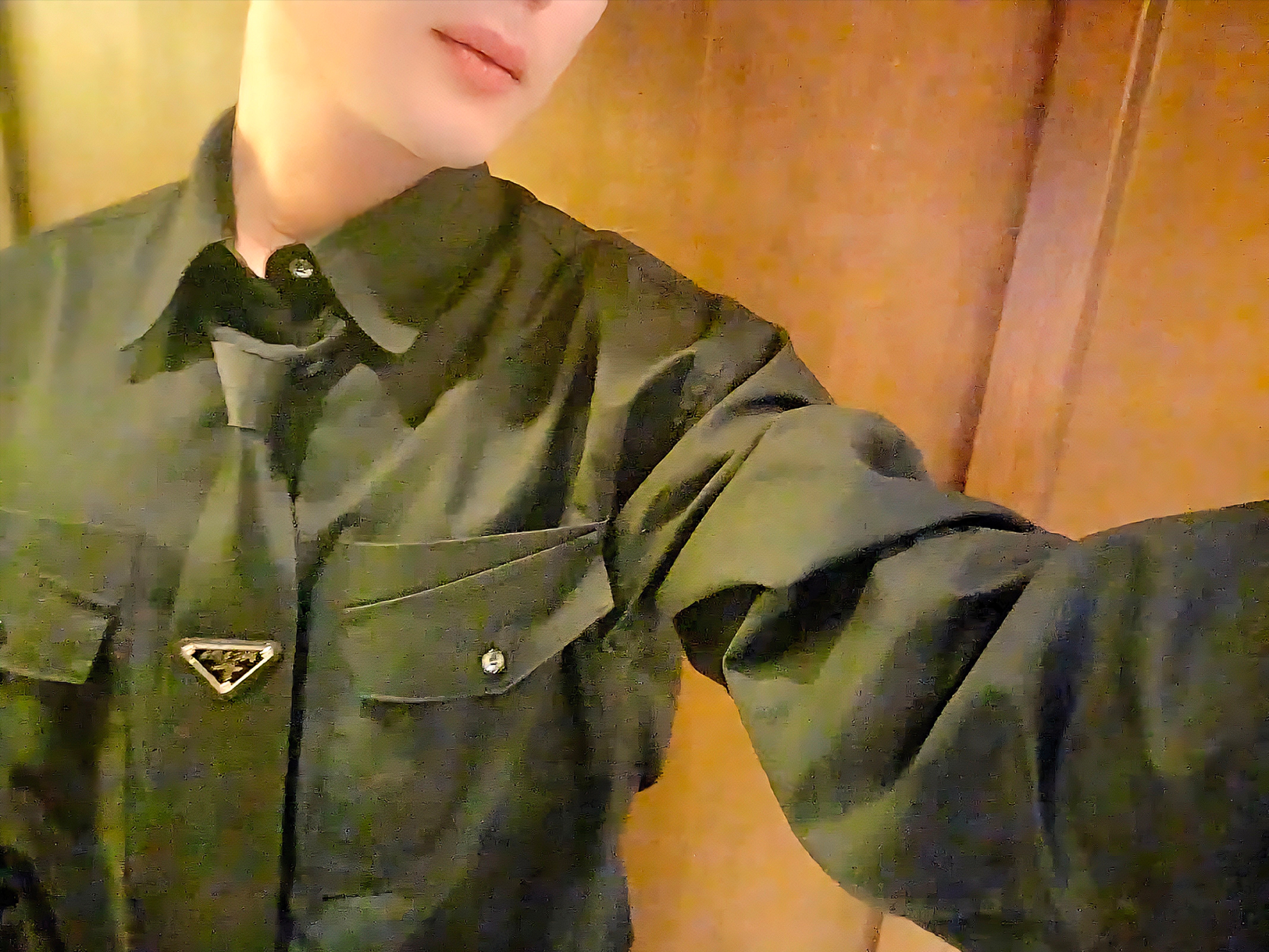 Prada Re-Nylon Gabardine Tie Black 착용 스타일