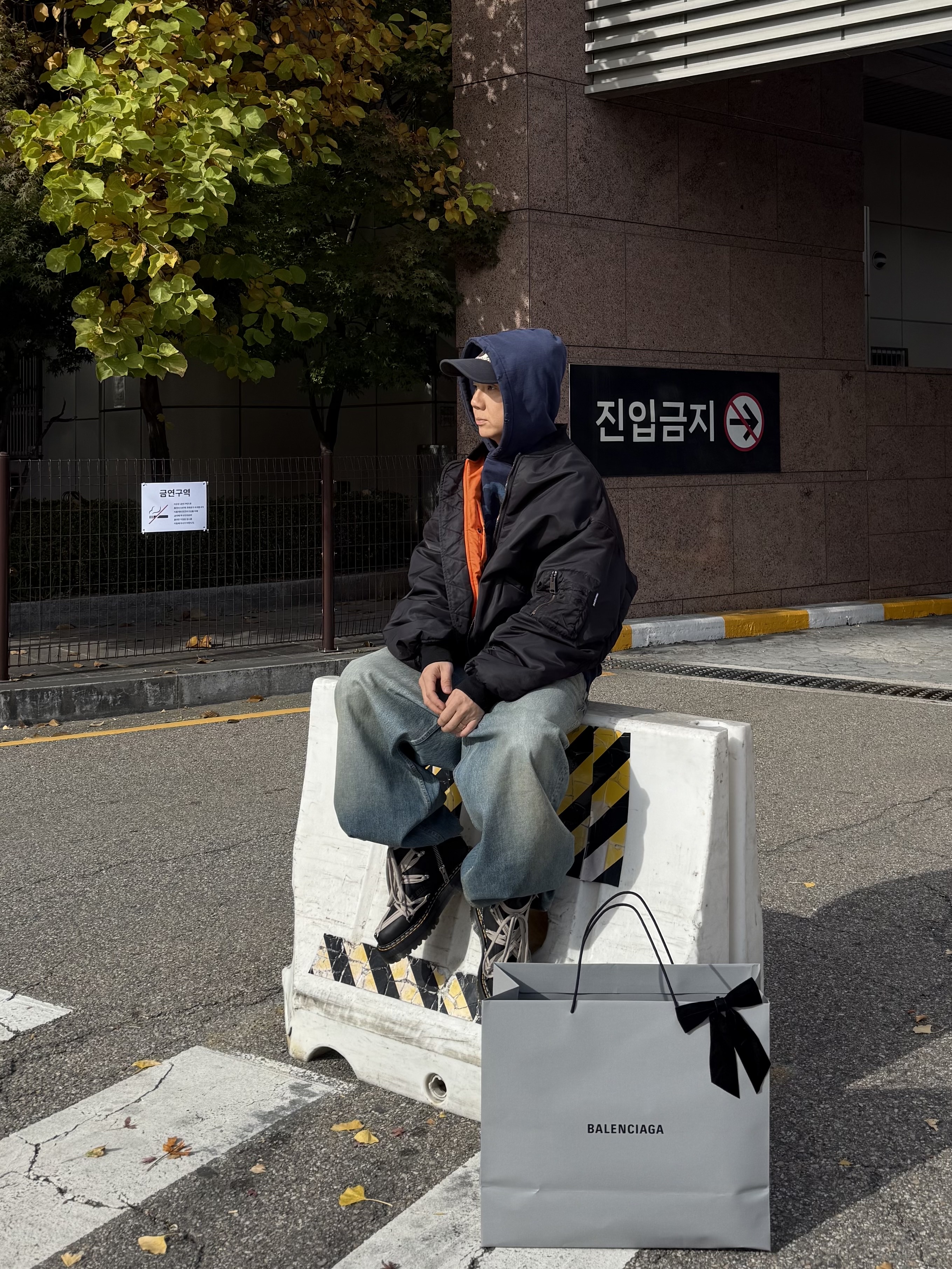 Dr. Martens x Rick Owens 1460 Quad Sole Mega Lace Boots Black 착용 스타일 - 4