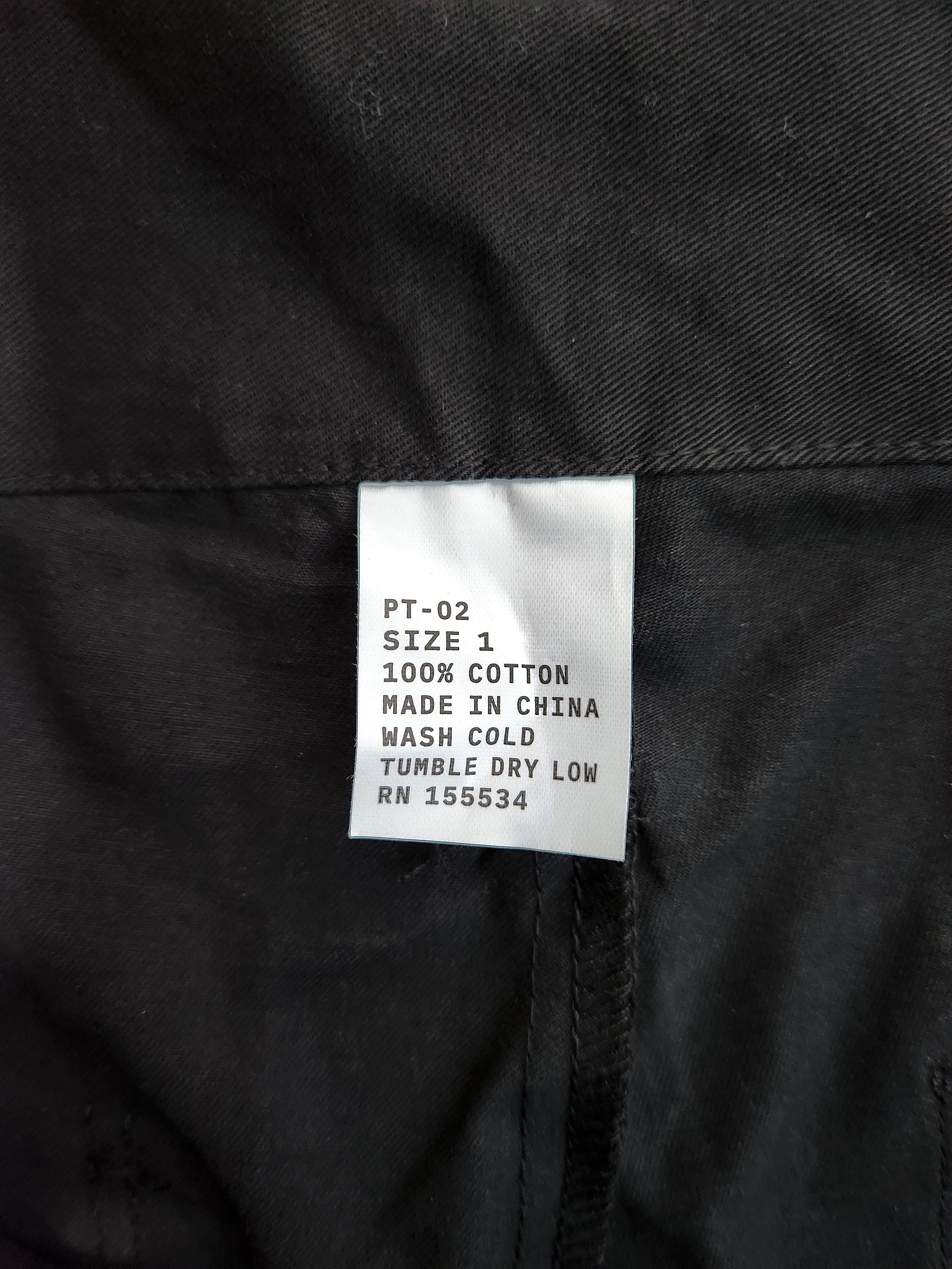 Yeezy PT-02 Blank Black 착용 스타일 - 2