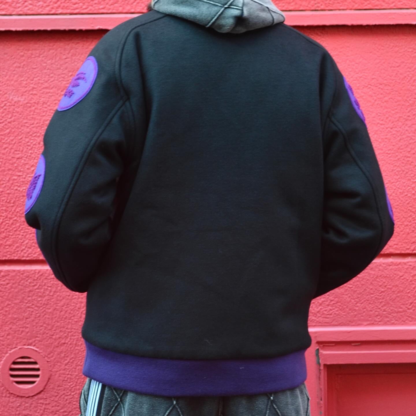 Needles x Nomarhythm Textilepatch Varsity Jacket Black 착용 스타일 - 2