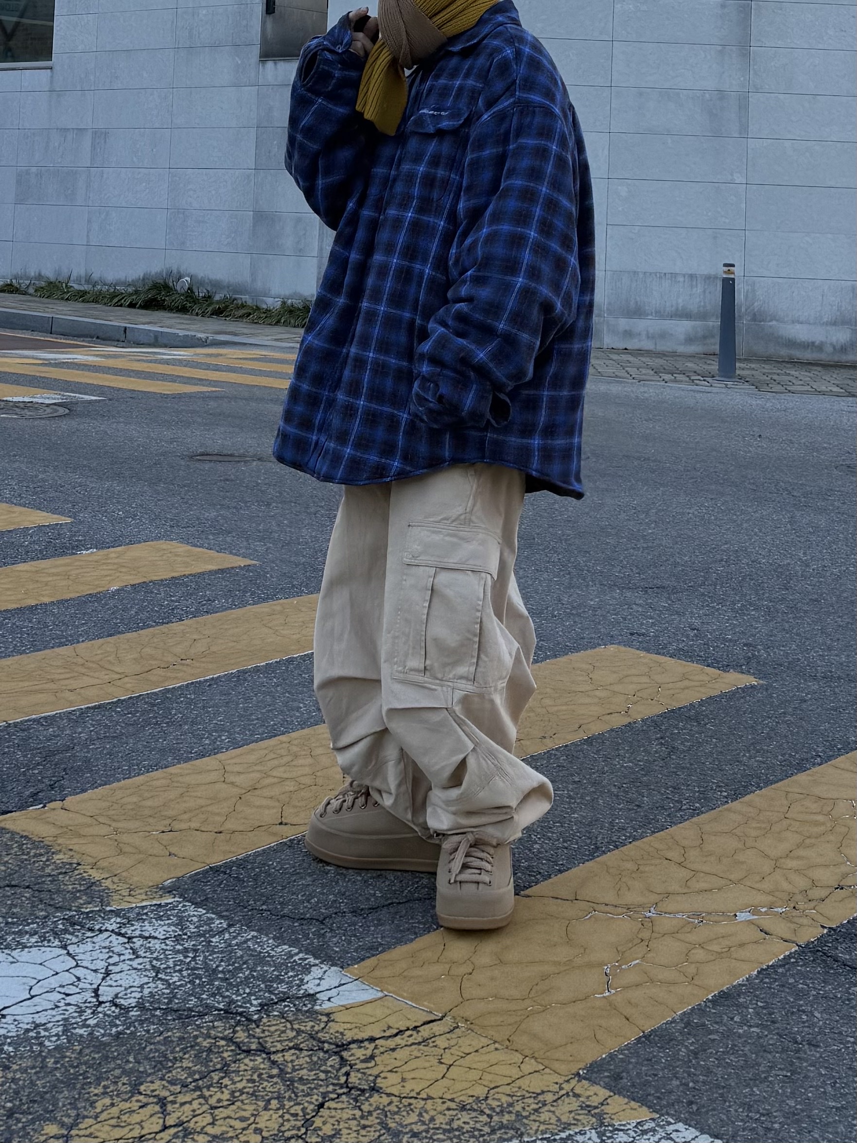 NOD Stone Washed Cargo Pants Beige, Project G/R Reversible Padded Check Shirt Navy 착용 스타일 - 5