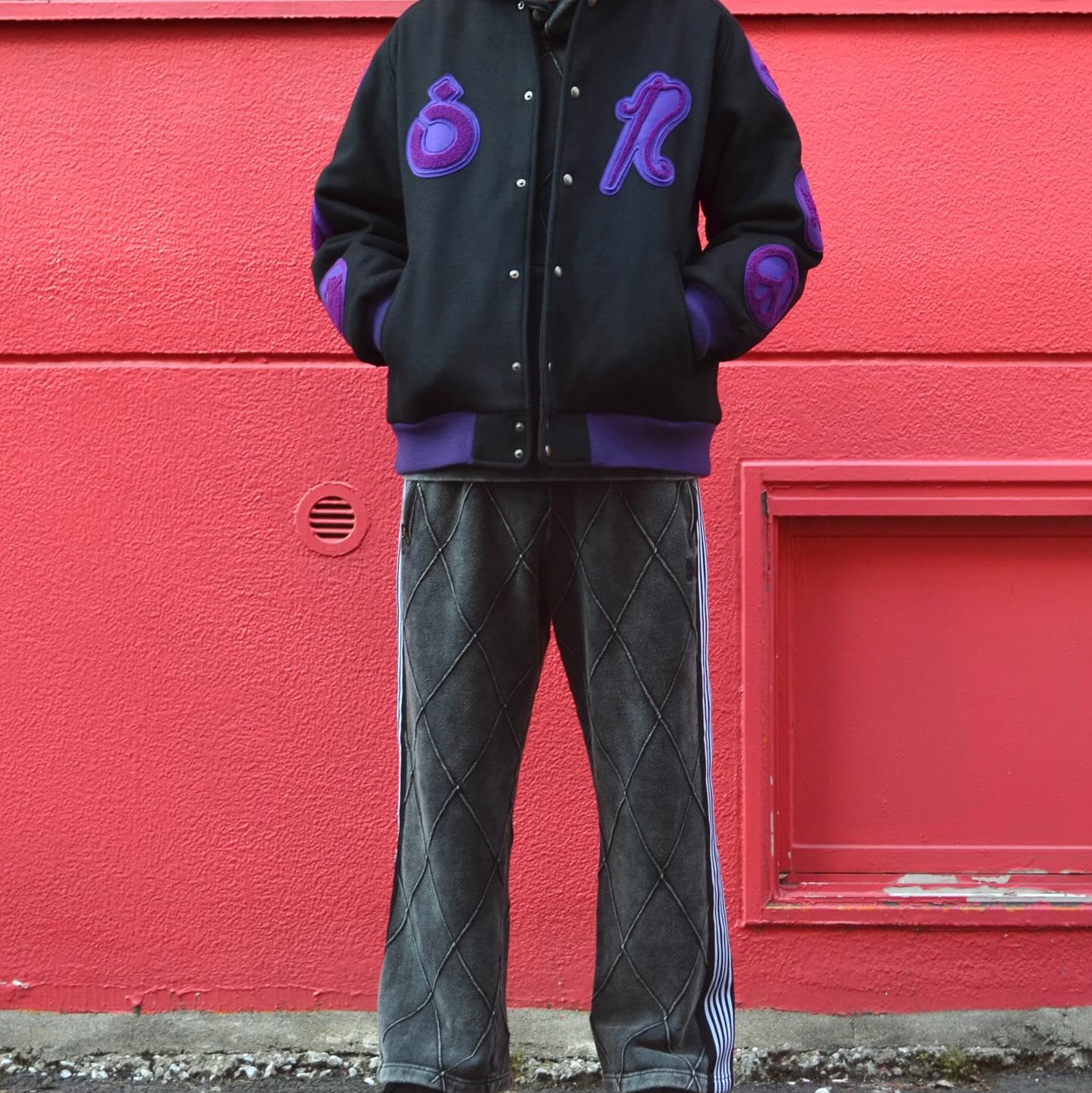Needles x Nomarhythm Textilepatch Varsity Jacket Black 착용 스타일 - 3
