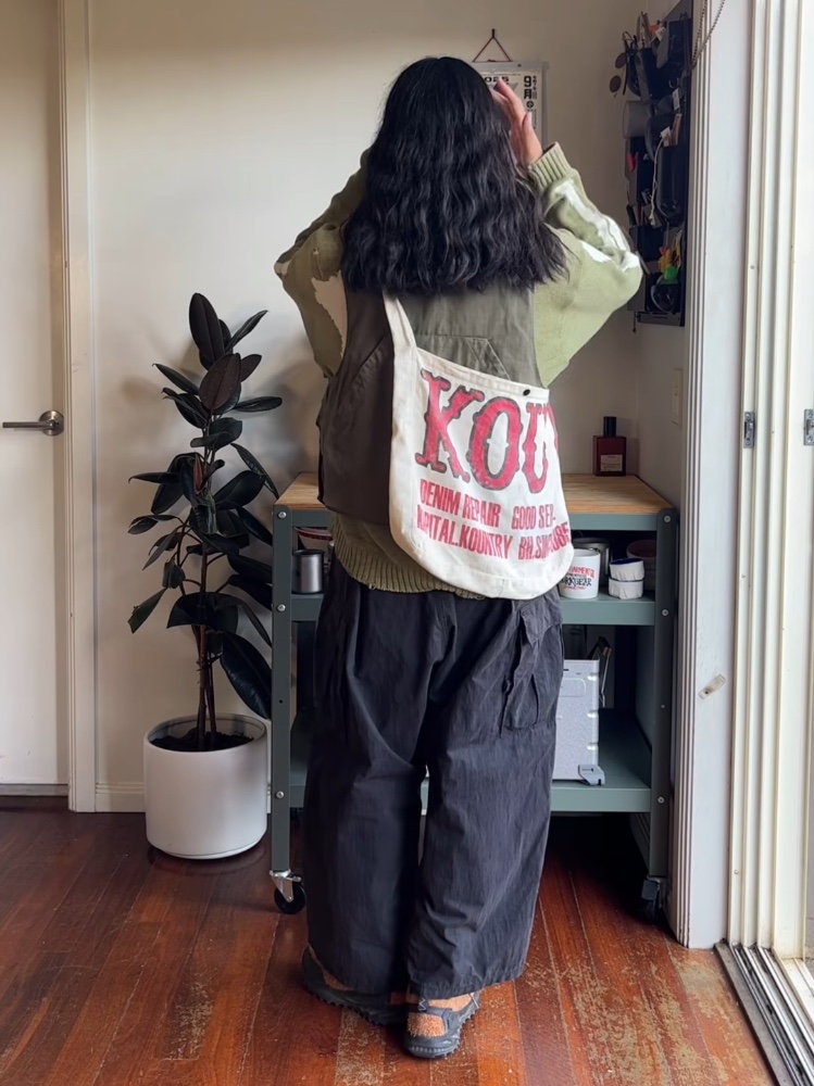 Keen x Gramicci Jasper Zionic Sneakers Sorrel Horse Black, Kapital 5G Cotton Knit Bone Crewneck Sweater Khaki 착용 스타일 - 2