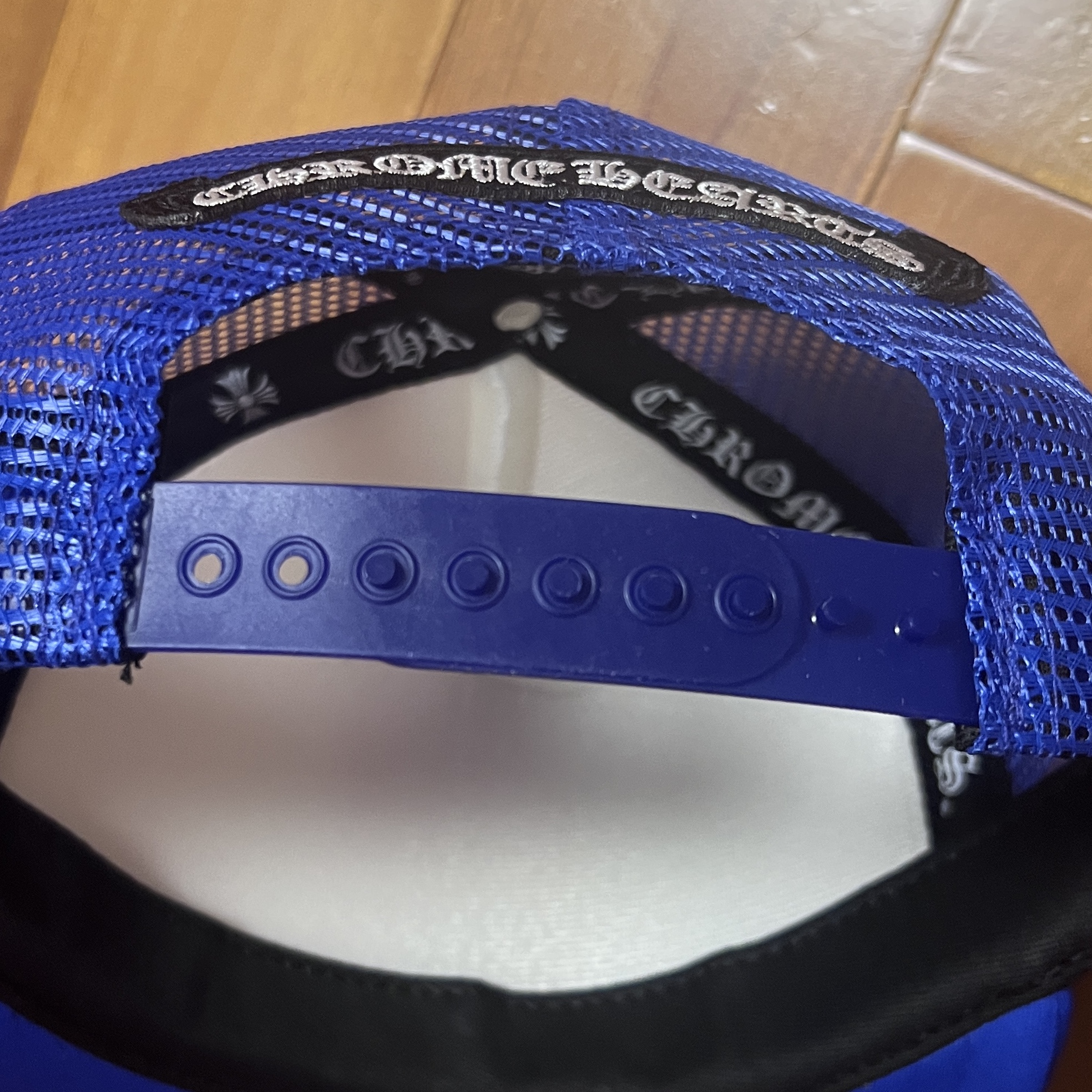 Chrome Hearts Eyechart Trucker Hat Blue White 착용 스타일