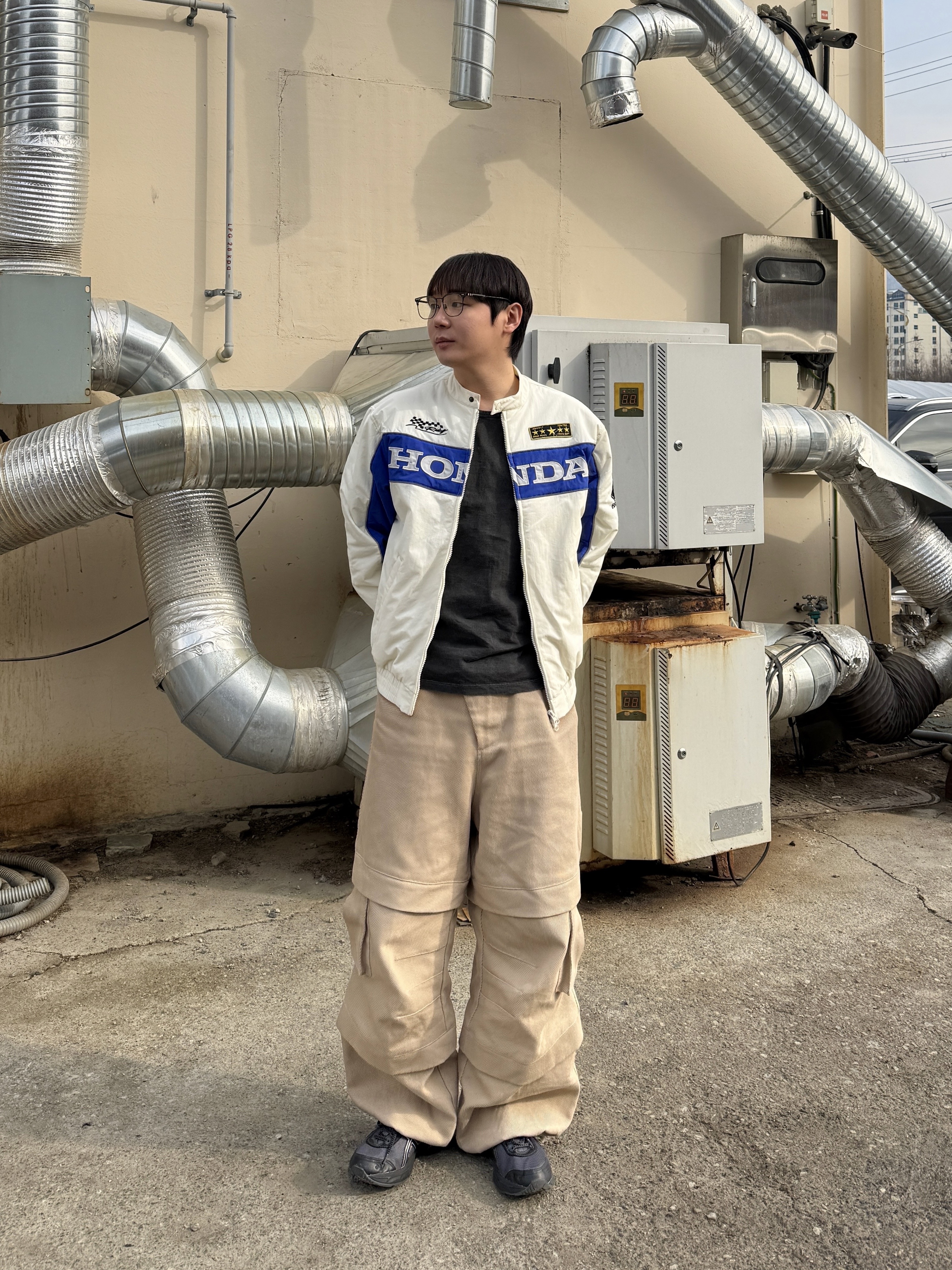 Honda Piping Motorcycle Blouson Jacket Ivory, Kamien Titan Baggy Pants Beige 착용 스타일 - 1