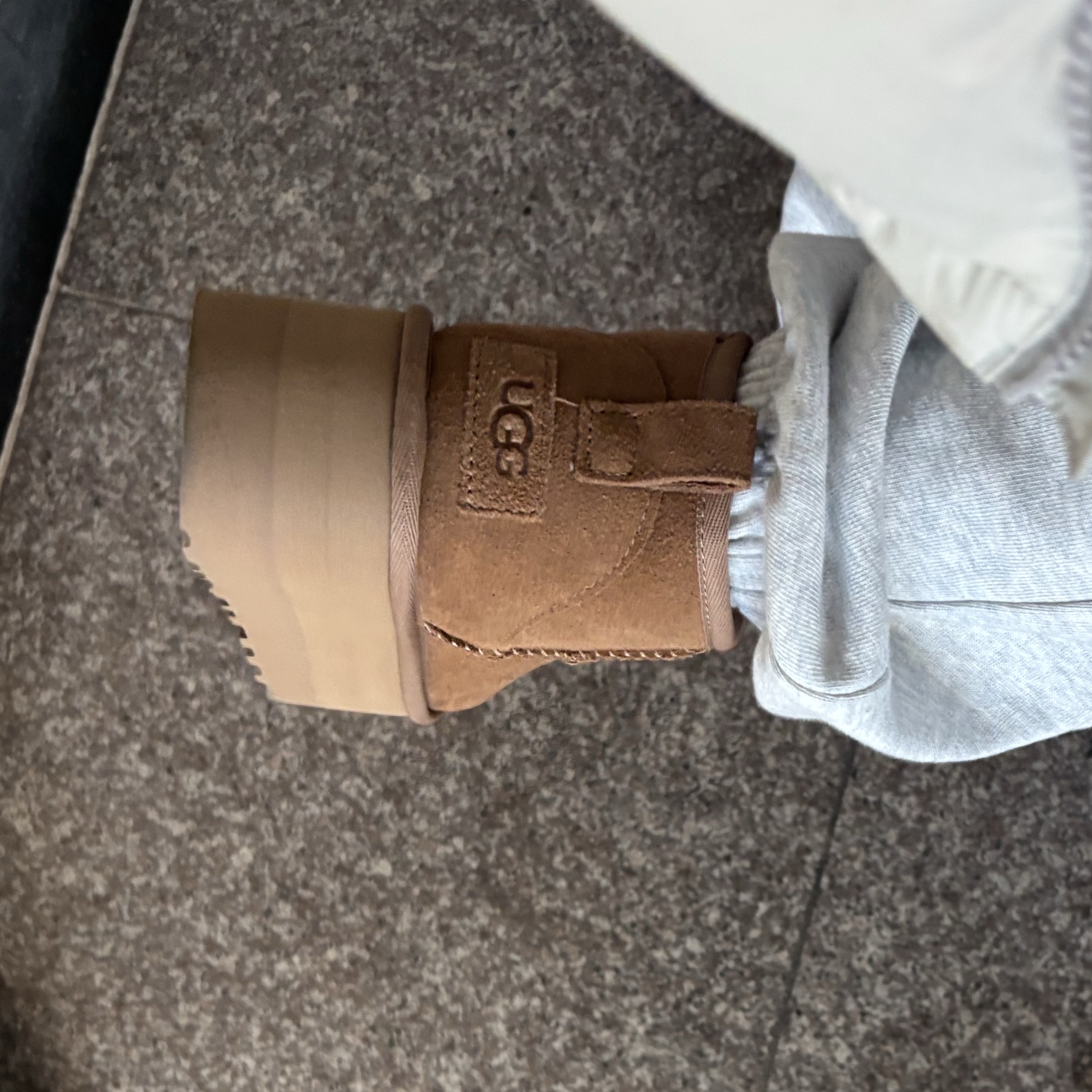 (W) UGG Classic Ultra Mini Platform Boots Chestnut 착용 스타일