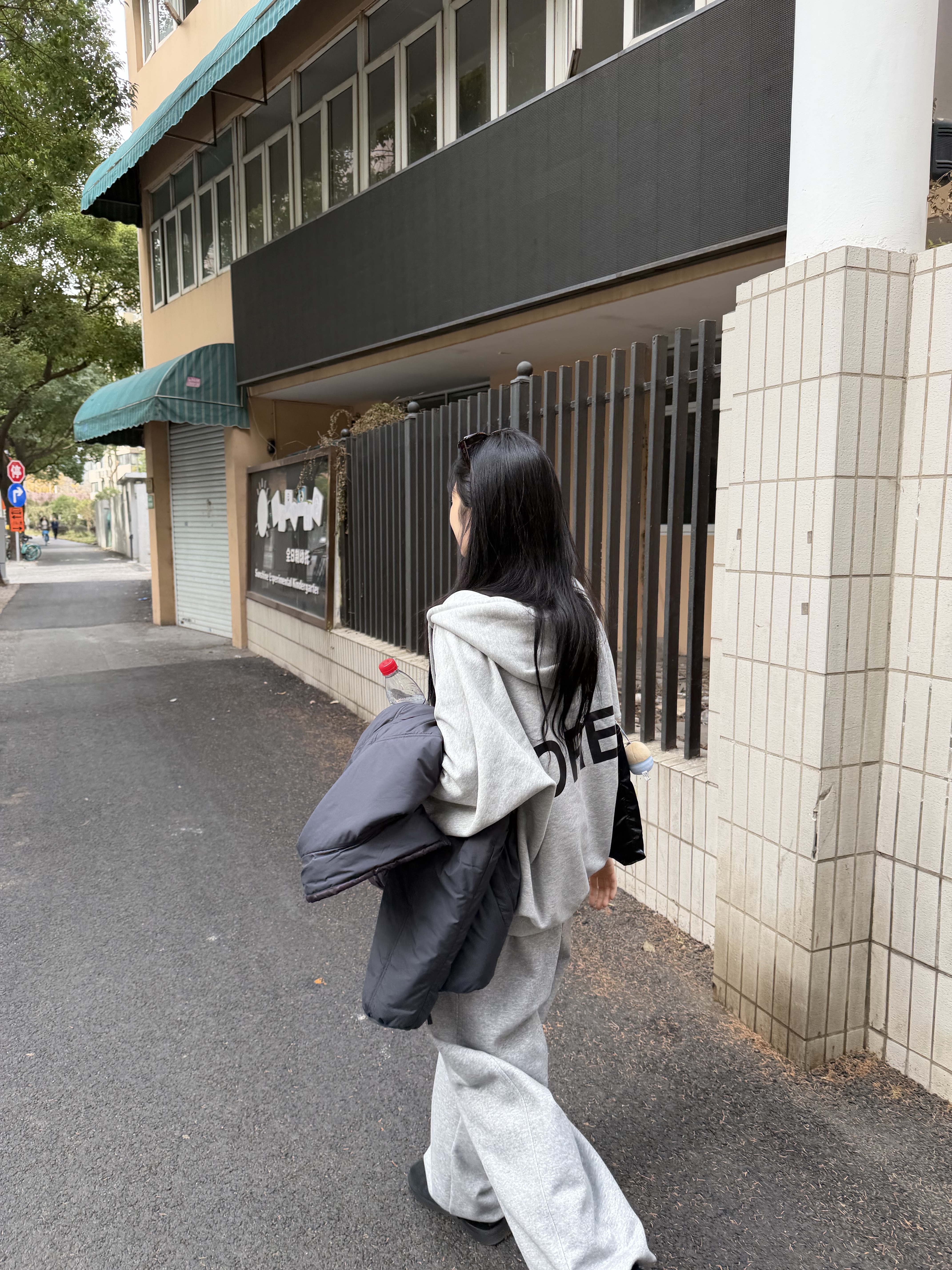 Yeezy HD-10 Grey - Korea Limited 착용 스타일 - 2
