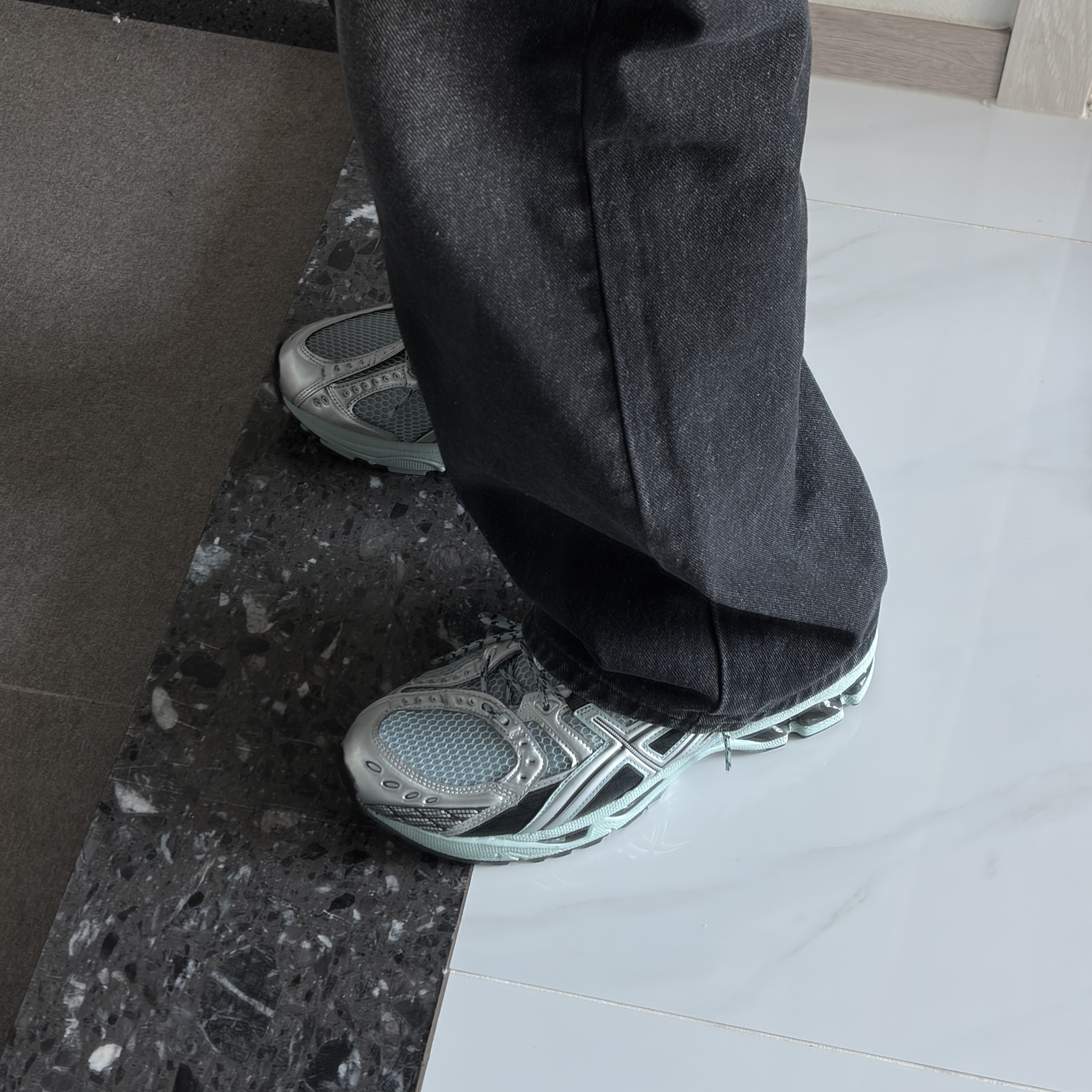 Asics Gel-Nimbus 10.1 Ocean Haze Pure Silver 착용 스타일