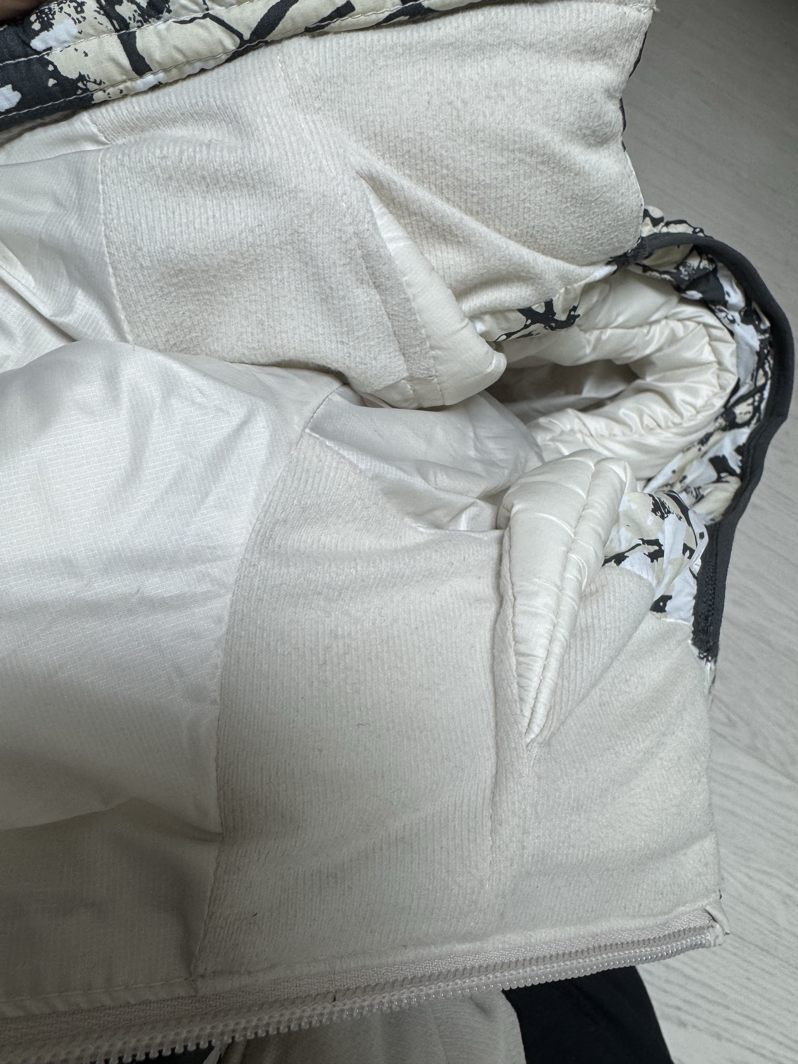Nike ACG Lunar Lake PrimaLoft Therma-Fit ADV Loose Hooded Jacket Light Orewood Brown Anthracite - Asia, Nike ACG Therma-Fit ADV Lunar Lake Loose Hooded Jacket Light Orewood Brown - Asia 착용 스타일 - 3