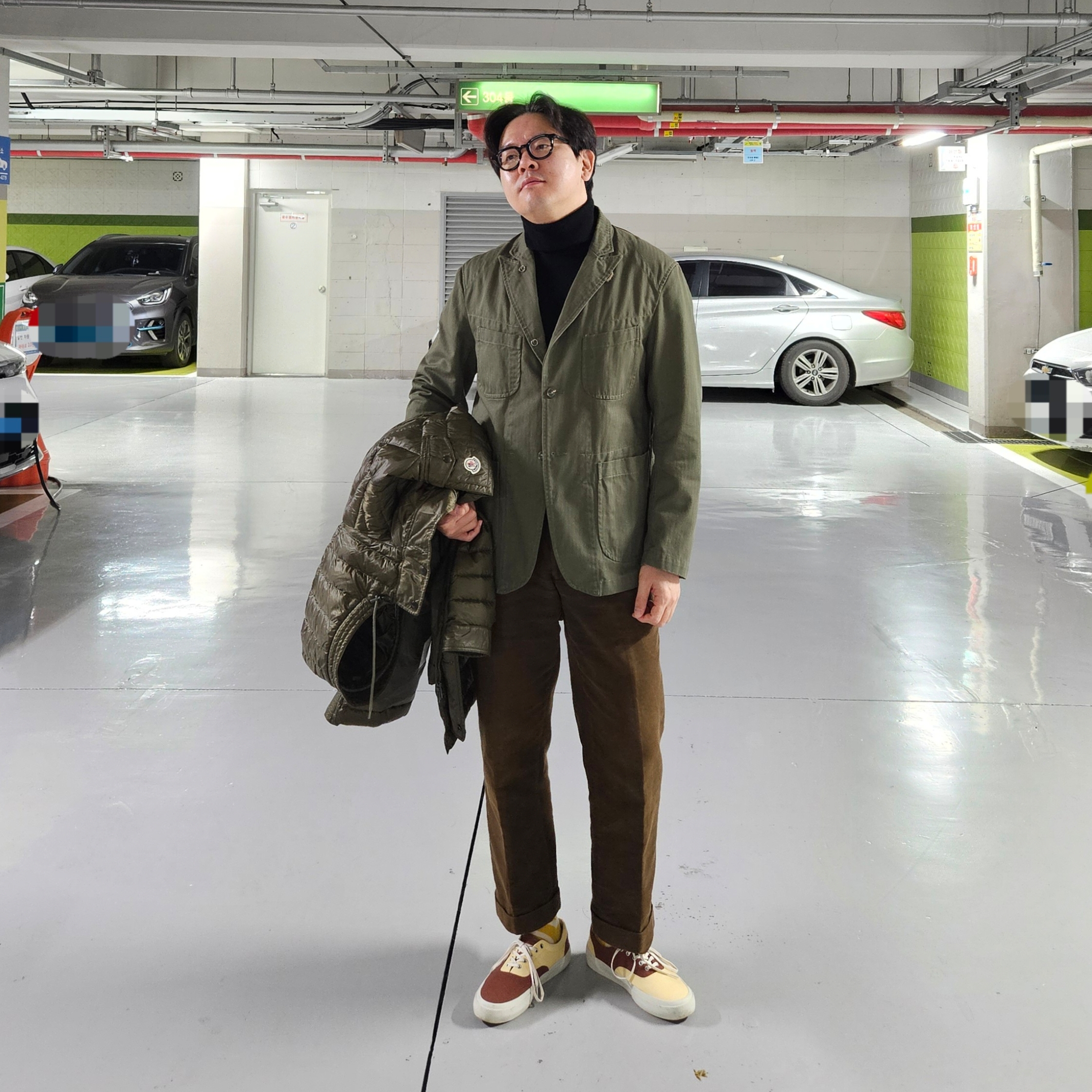 Rolex Submariner 41mm 124060 Black Oyster 착용 스타일 - 1