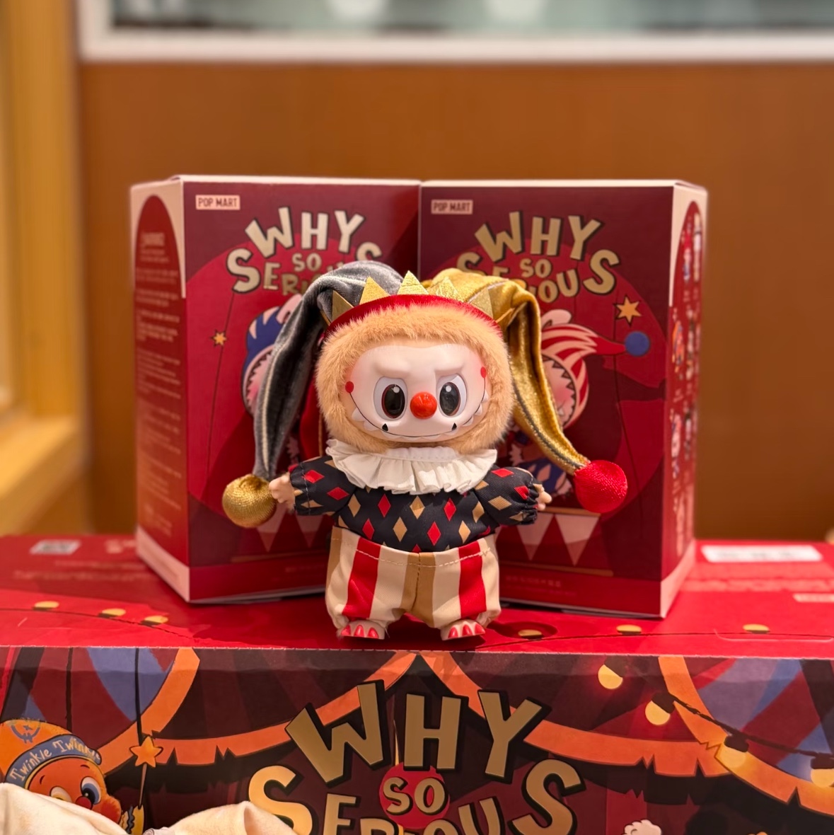 Pop Mart Why So Serious Series Vinyl Plush Pendant Moonlit Mask (Opened Case) 착용 스타일
