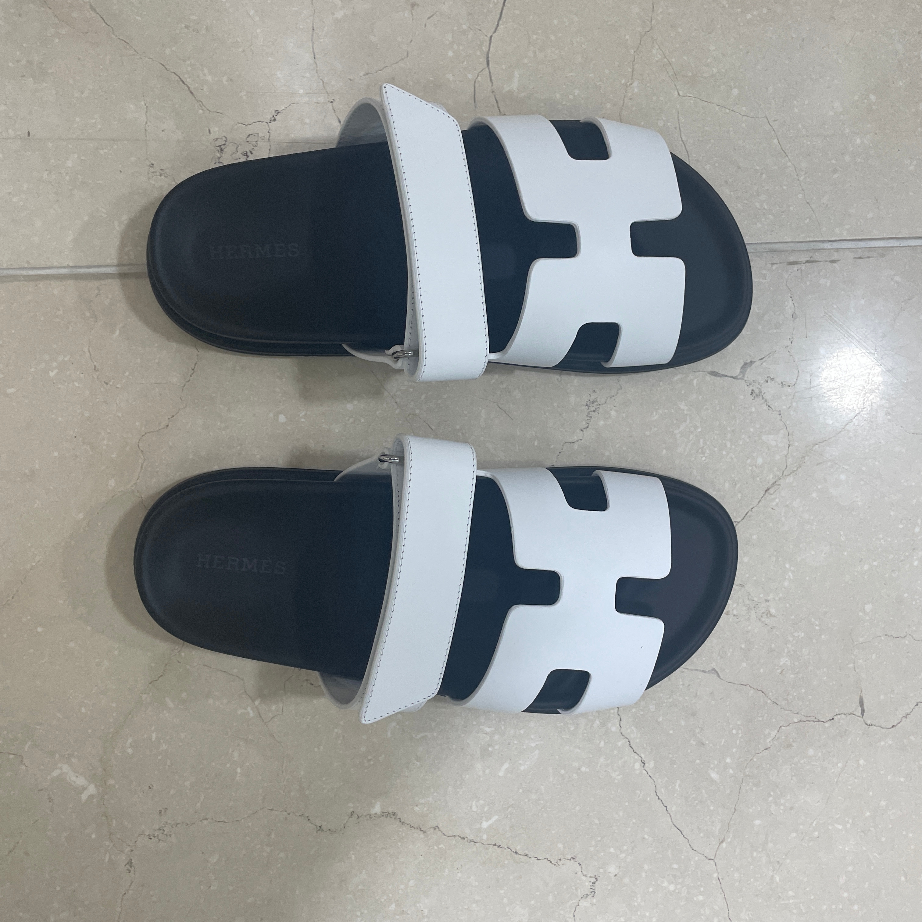 (W) Hermes Chypre Sandal Calfskin & Blanc 착용 스타일