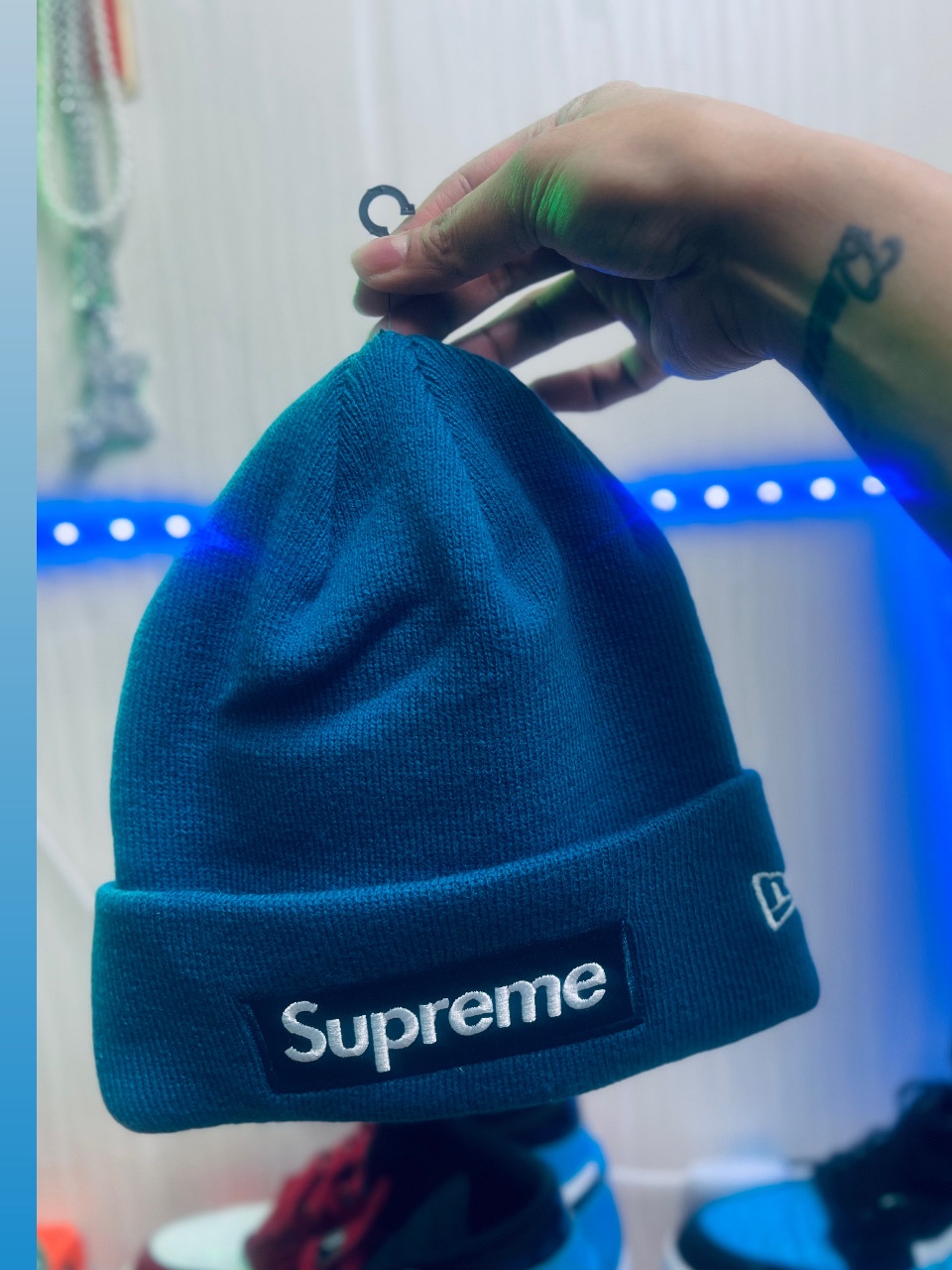 Supreme New Era Box Logo Beanie Blue - 23FW 착용 스타일 - 2