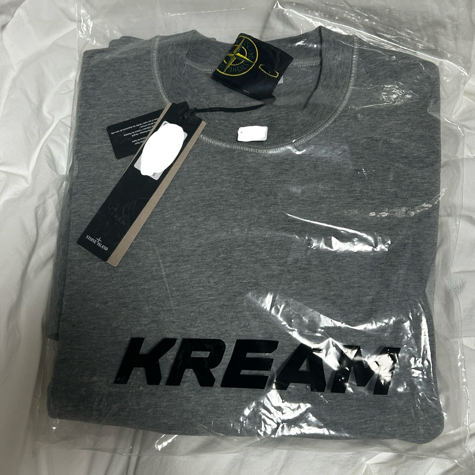 Stone Island 6100044 Organic Cotton Fleece Crewneck Sweatshirt with Ribbed Details Dust Grey Melange - 25SS 착용 스타일