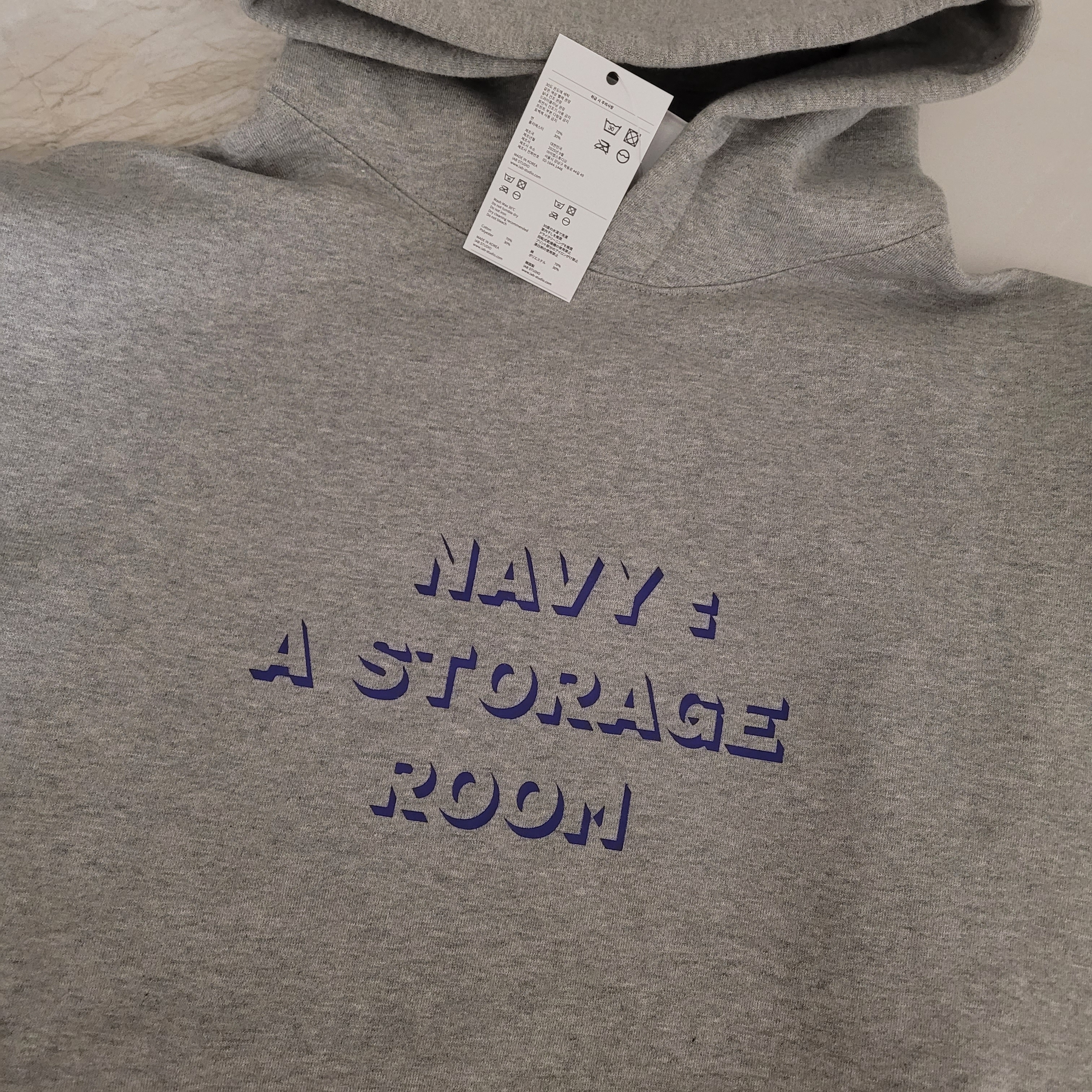 IAB Studio Storage Room Hoodie Light Gray 착용 스타일 - 2