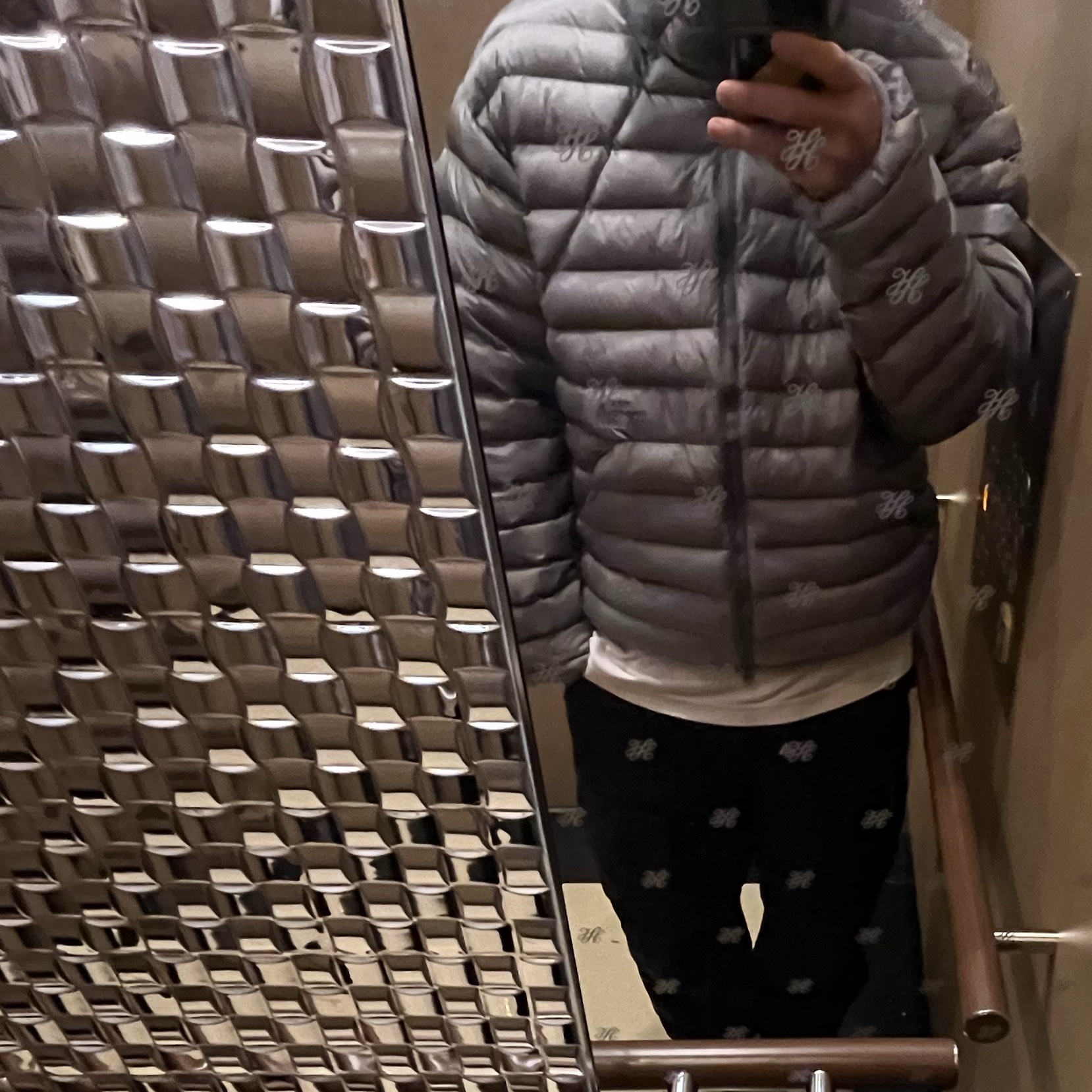 The North Face Ventus On Jacket Silver 착용 스타일