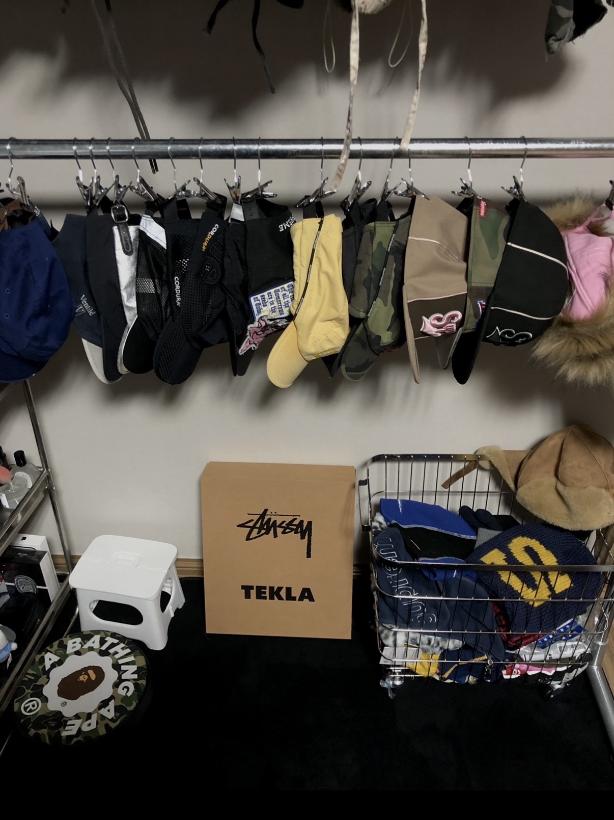Supreme Packable Earflap Camp Cap Woodland Camo - 22FW, Supreme Polartec Zip Balaclava Navy - 23FW 착용 스타일 - 1