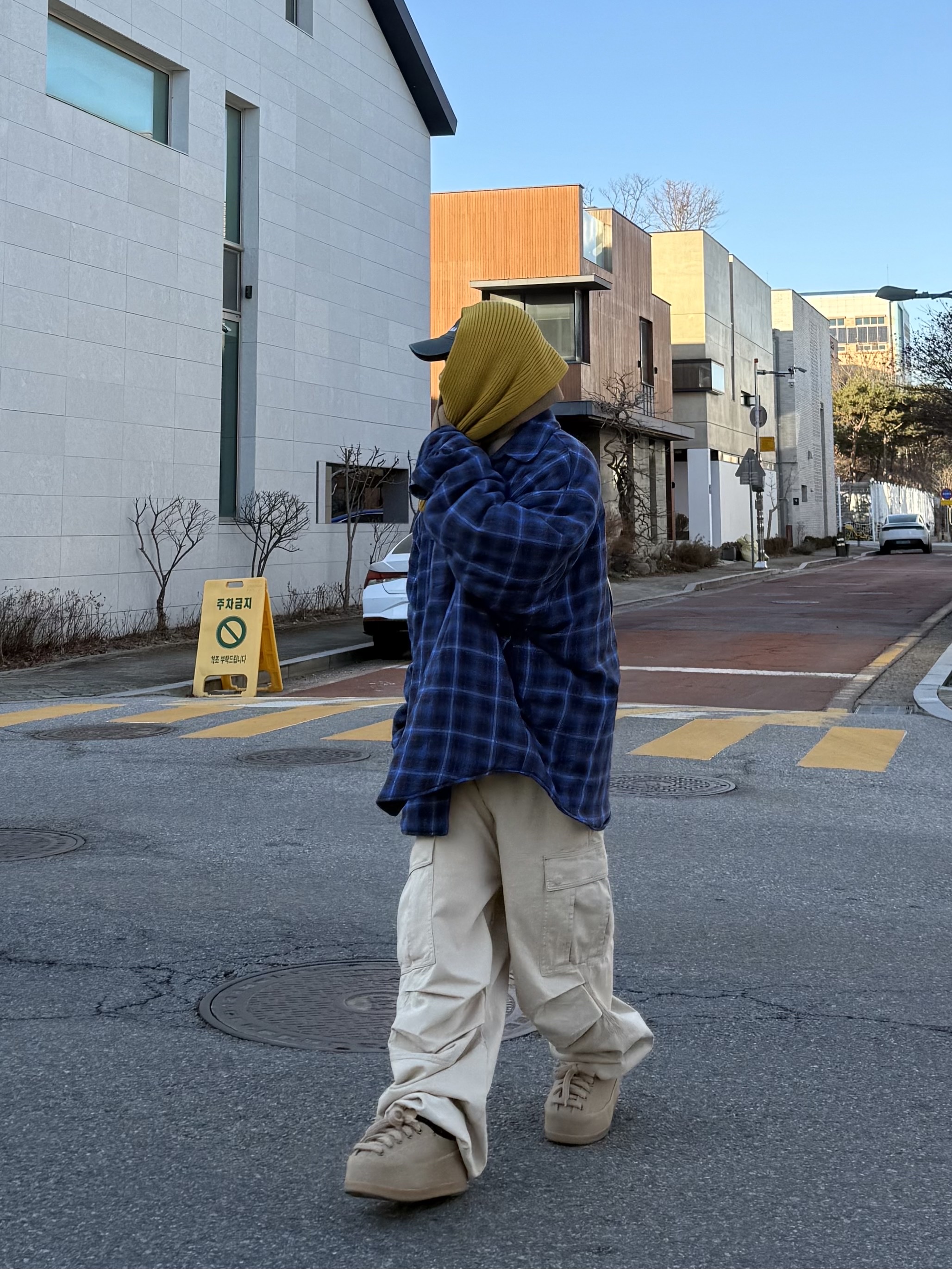NOD Stone Washed Cargo Pants Beige, Project G/R Reversible Padded Check Shirt Navy 착용 스타일 - 3