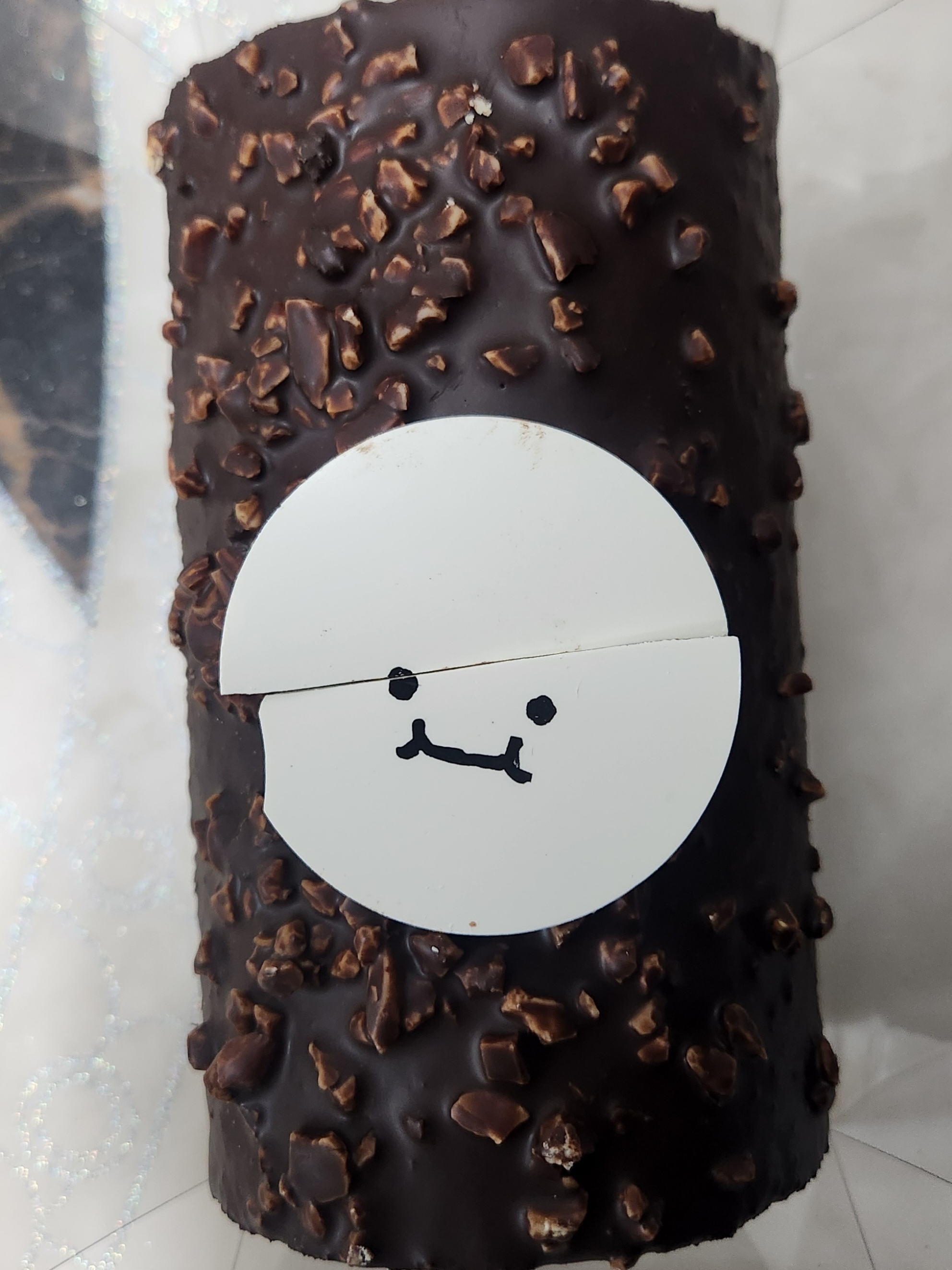[KREAM 단독] tongtonge Dubai Style Chocolate Roll Cake 착용 스타일