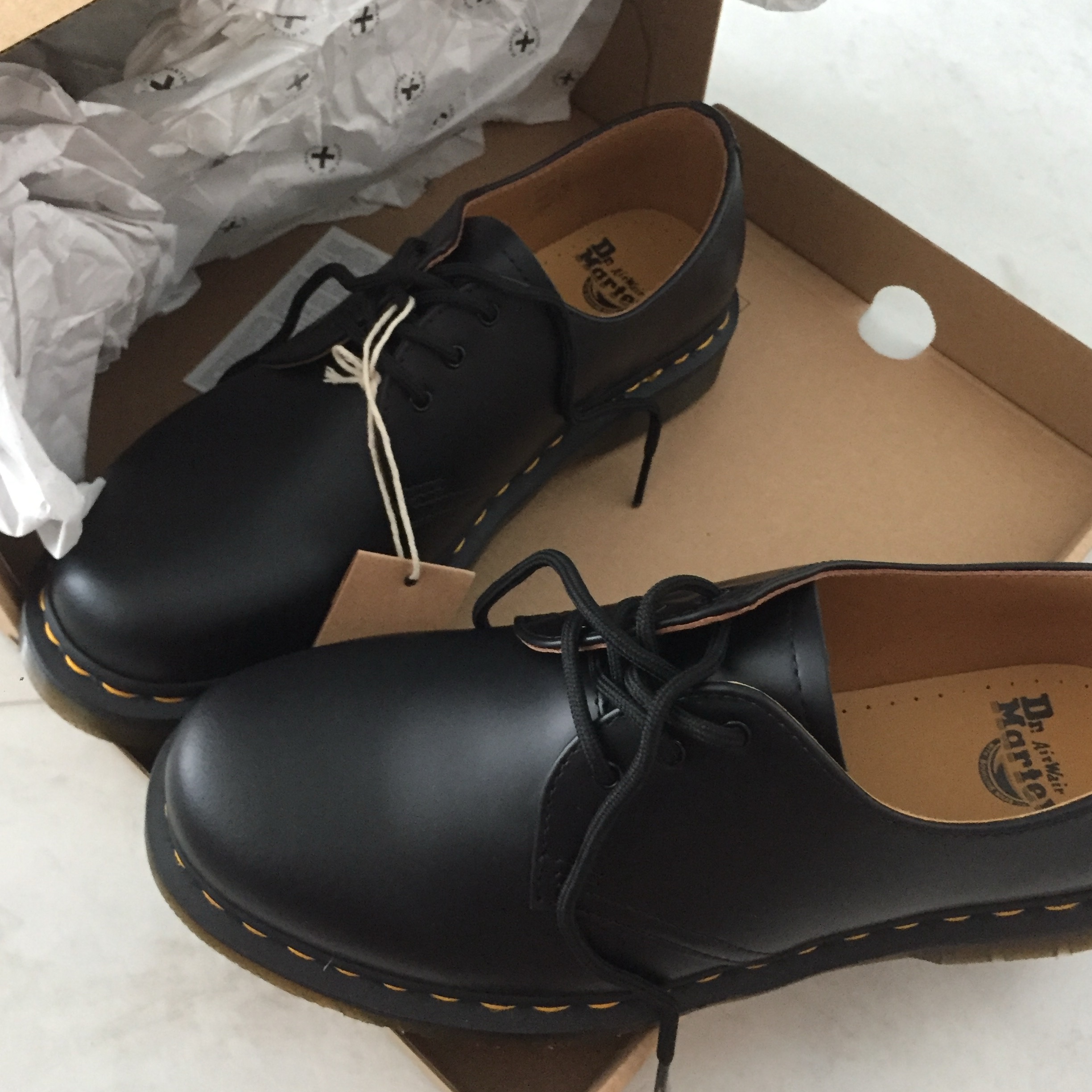Dr. Martens 1461 Smooth Black 착용 스타일 - 1
