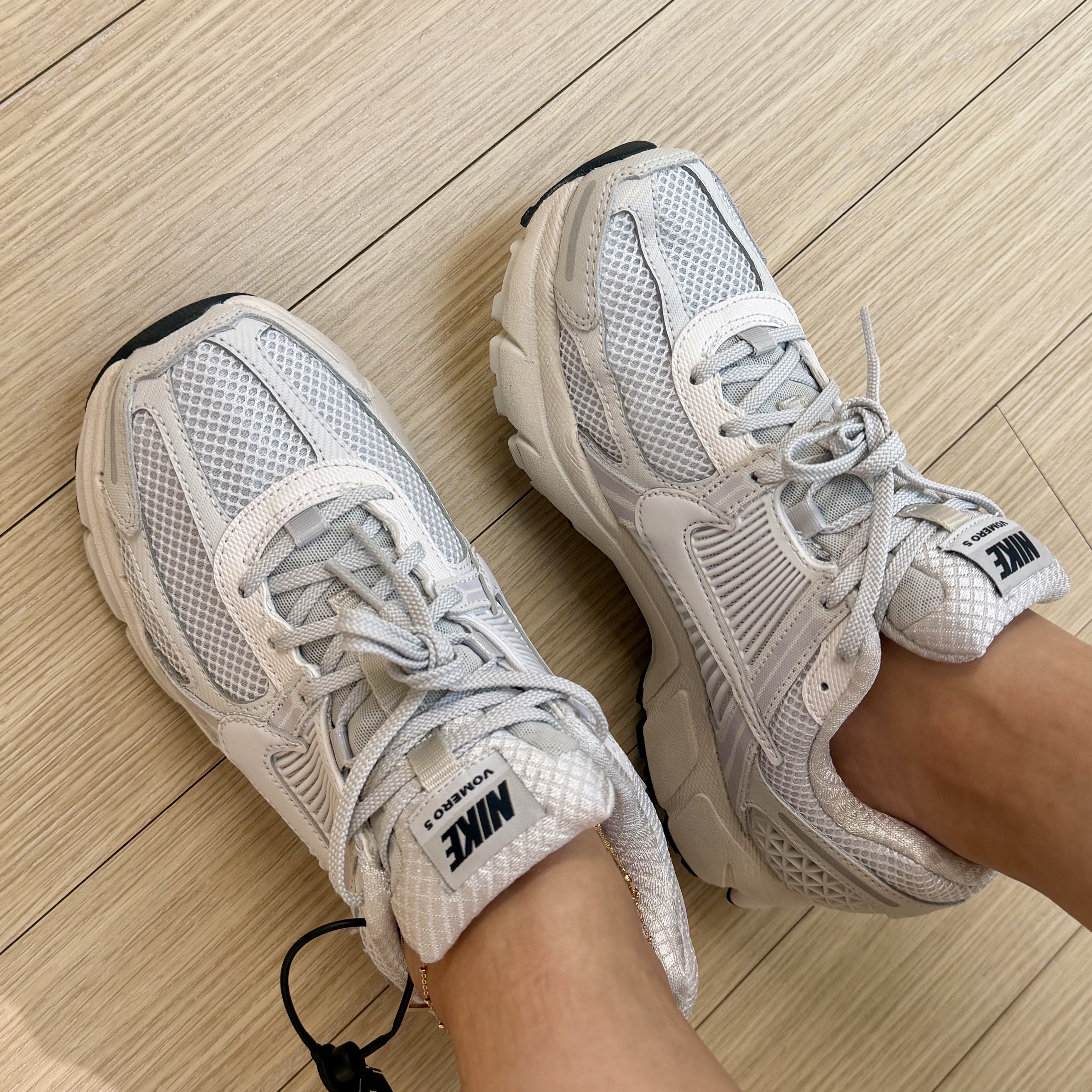 Nike Zoom Vomero 5 SP Vast Grey 2023 착용 스타일 - 2