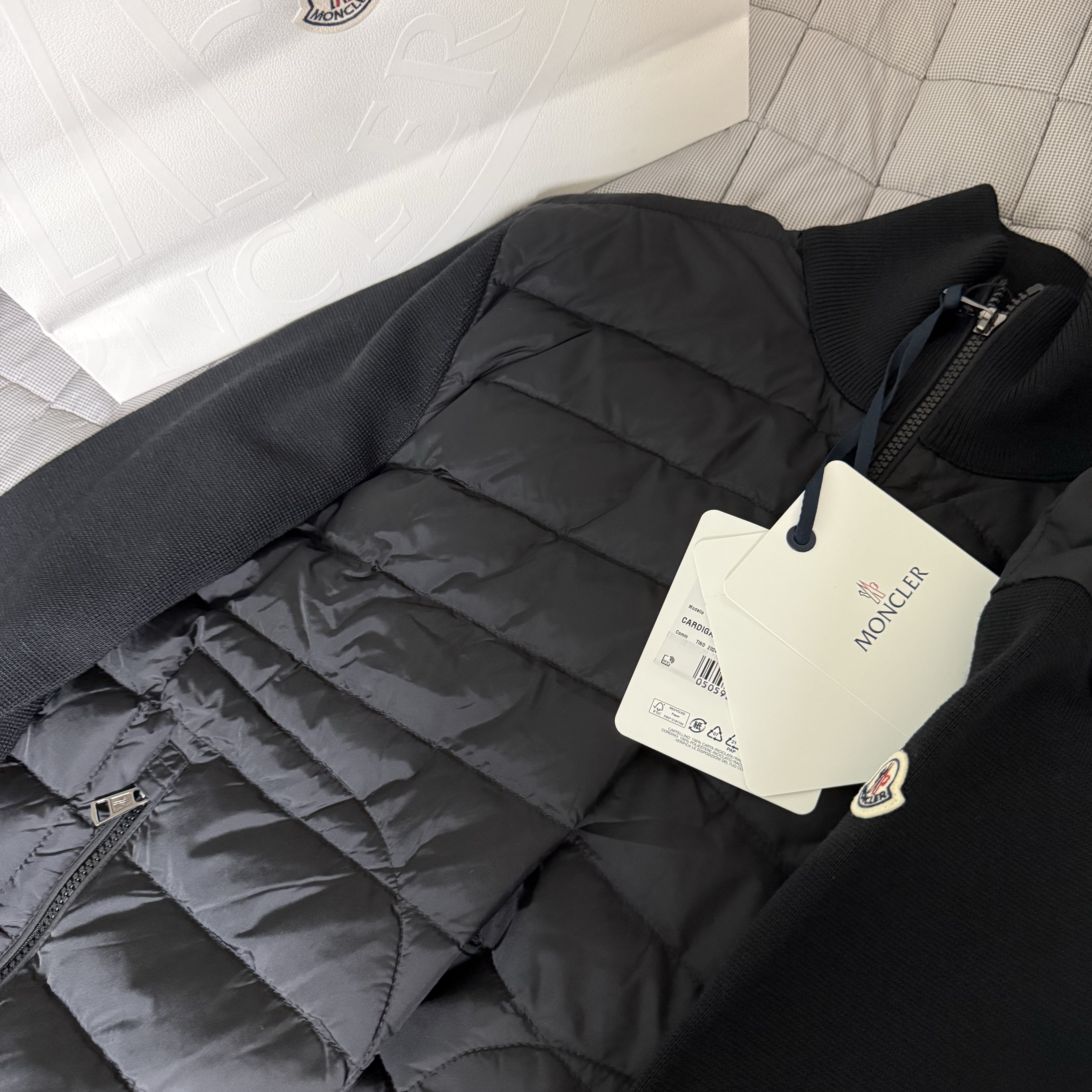 Moncler Padded Zip Up Cardigan Black - 25FW 착용 스타일